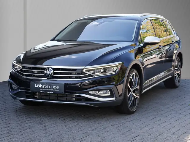 Volkswagen Passat view 2