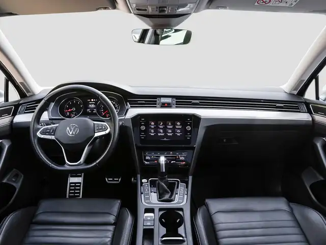 Volkswagen Passat view 13