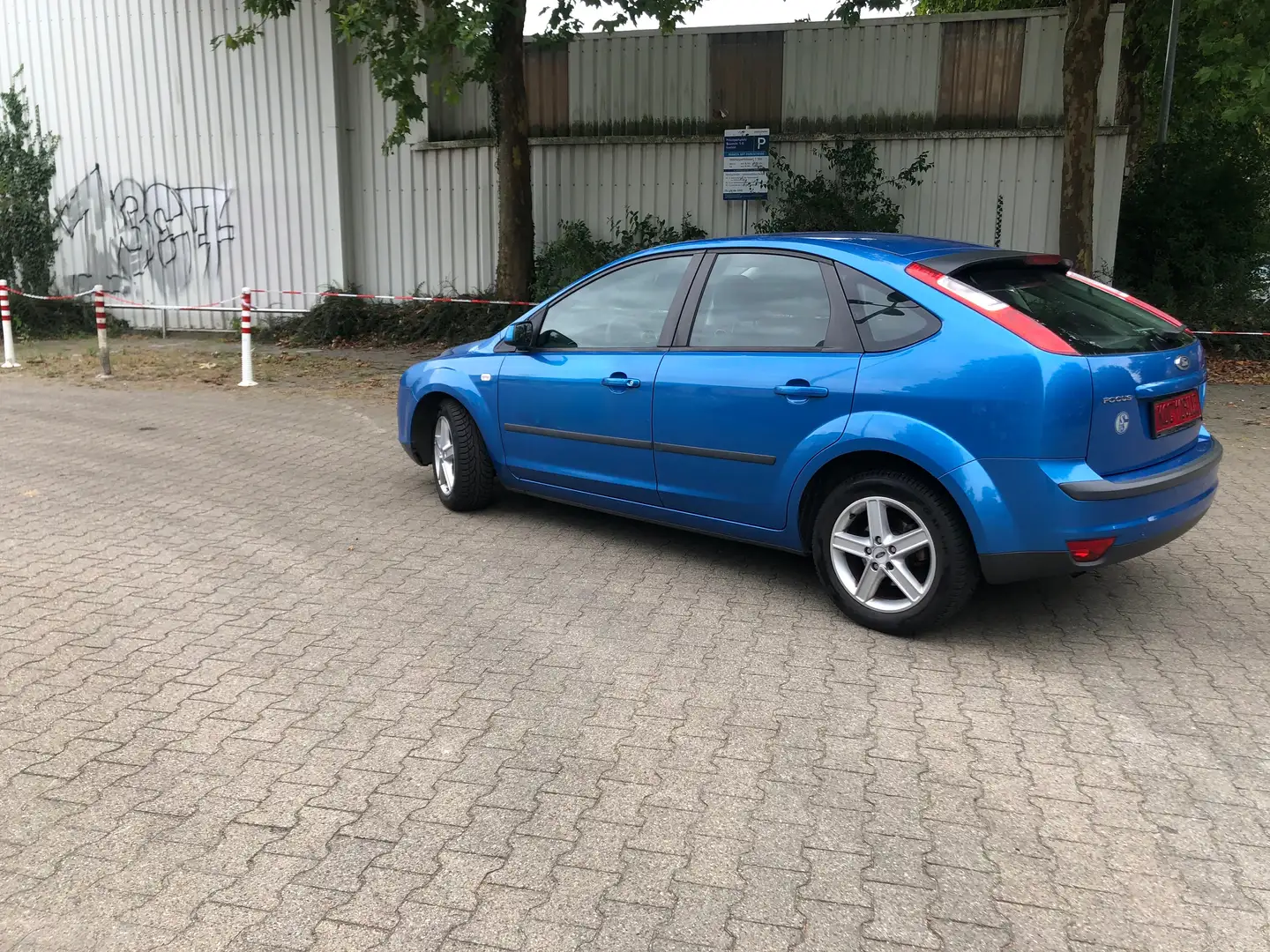 Ford Focus 1.6 Liter.Benzin Blau - 2