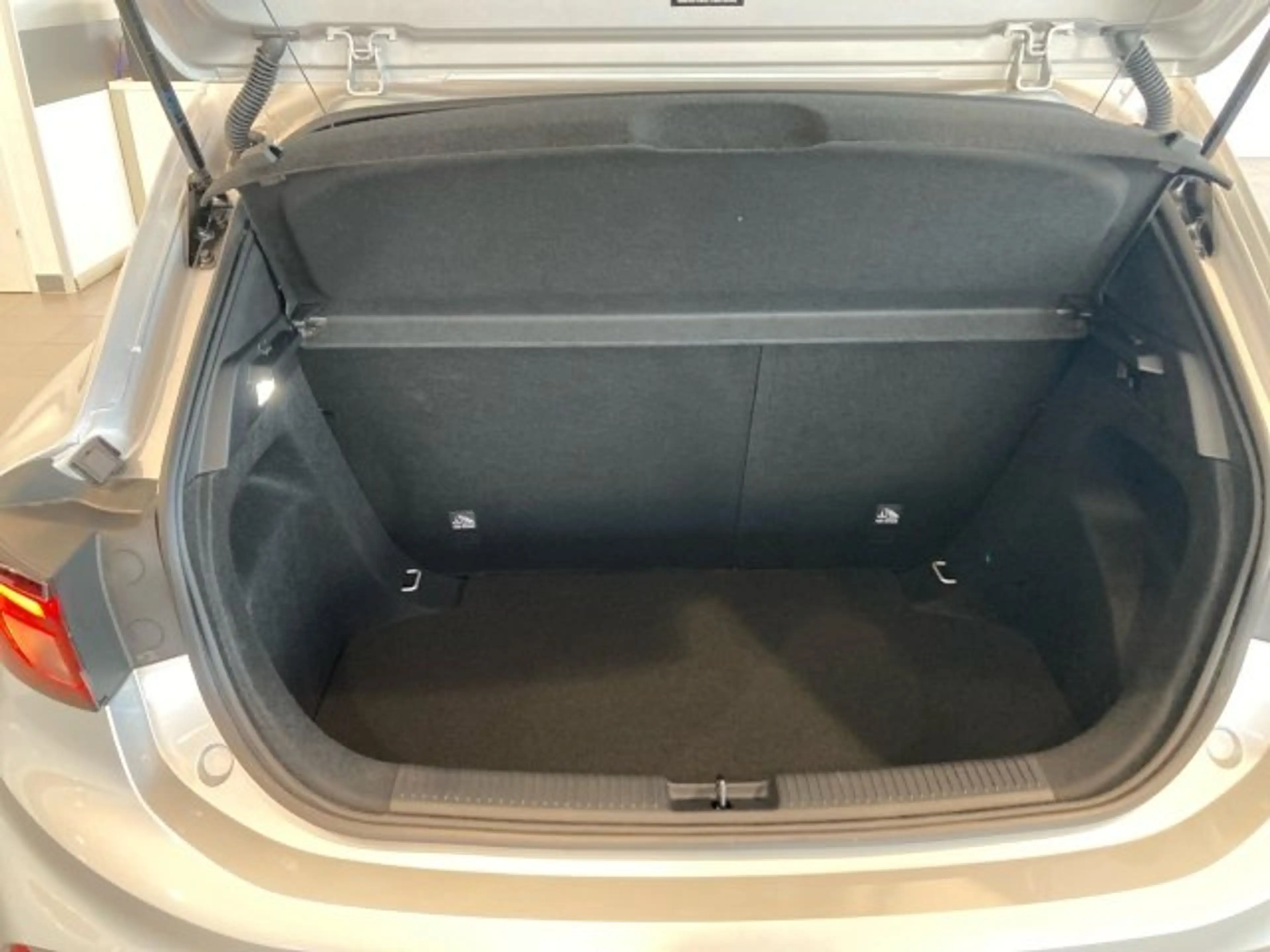 MG MG3 1,5 HEV Luxury MY26 Österreich Paket — photo 13
