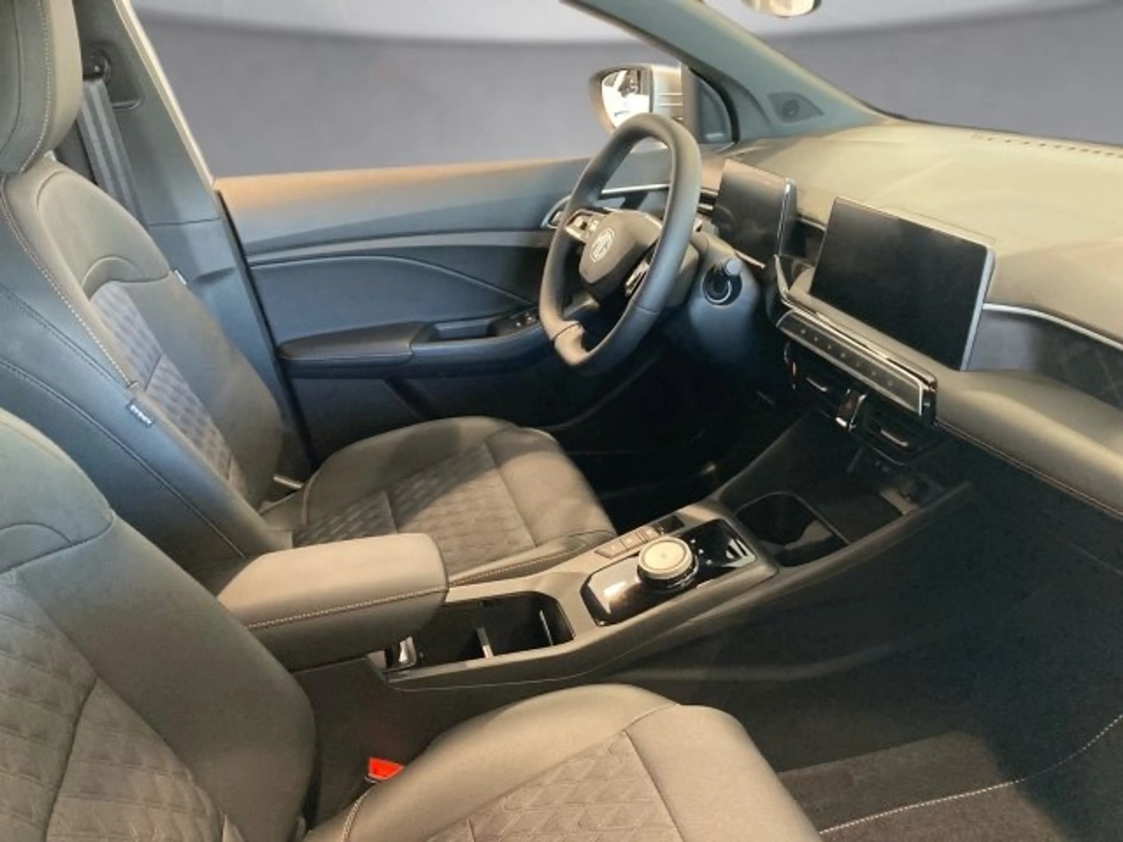 MG MG3 1,5 HEV Luxury MY26 Österreich Paket — photo 11