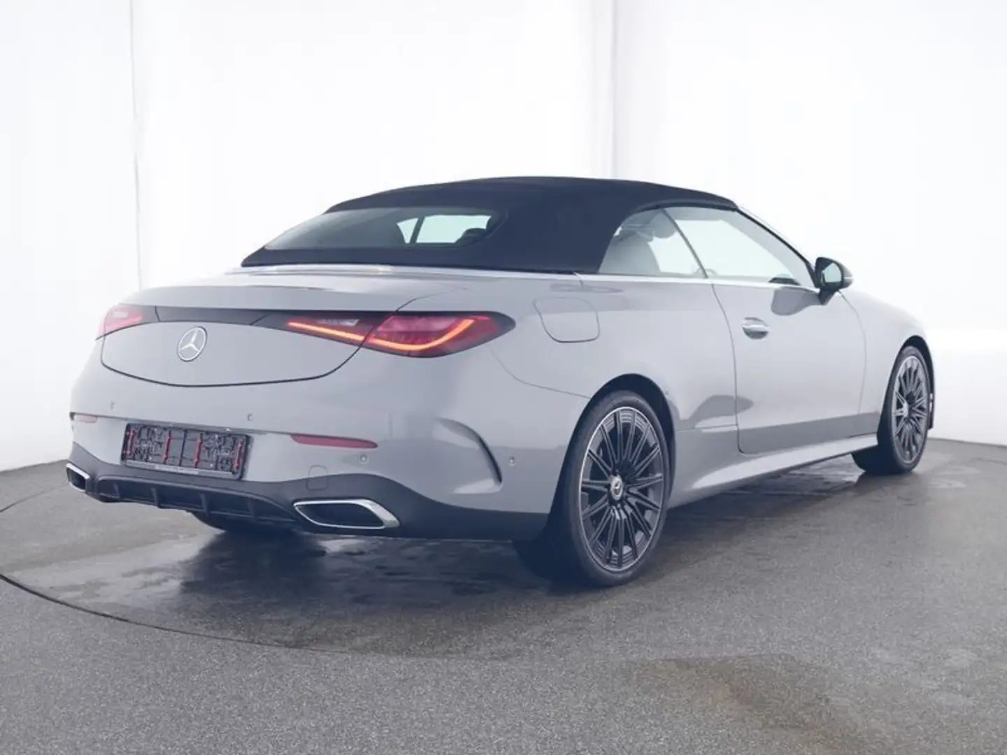 Mercedes-Benz CLE 200 Cabrio AMG+NIGHT+DIST+LED+BURM+AIRSCARF Szürke - 2