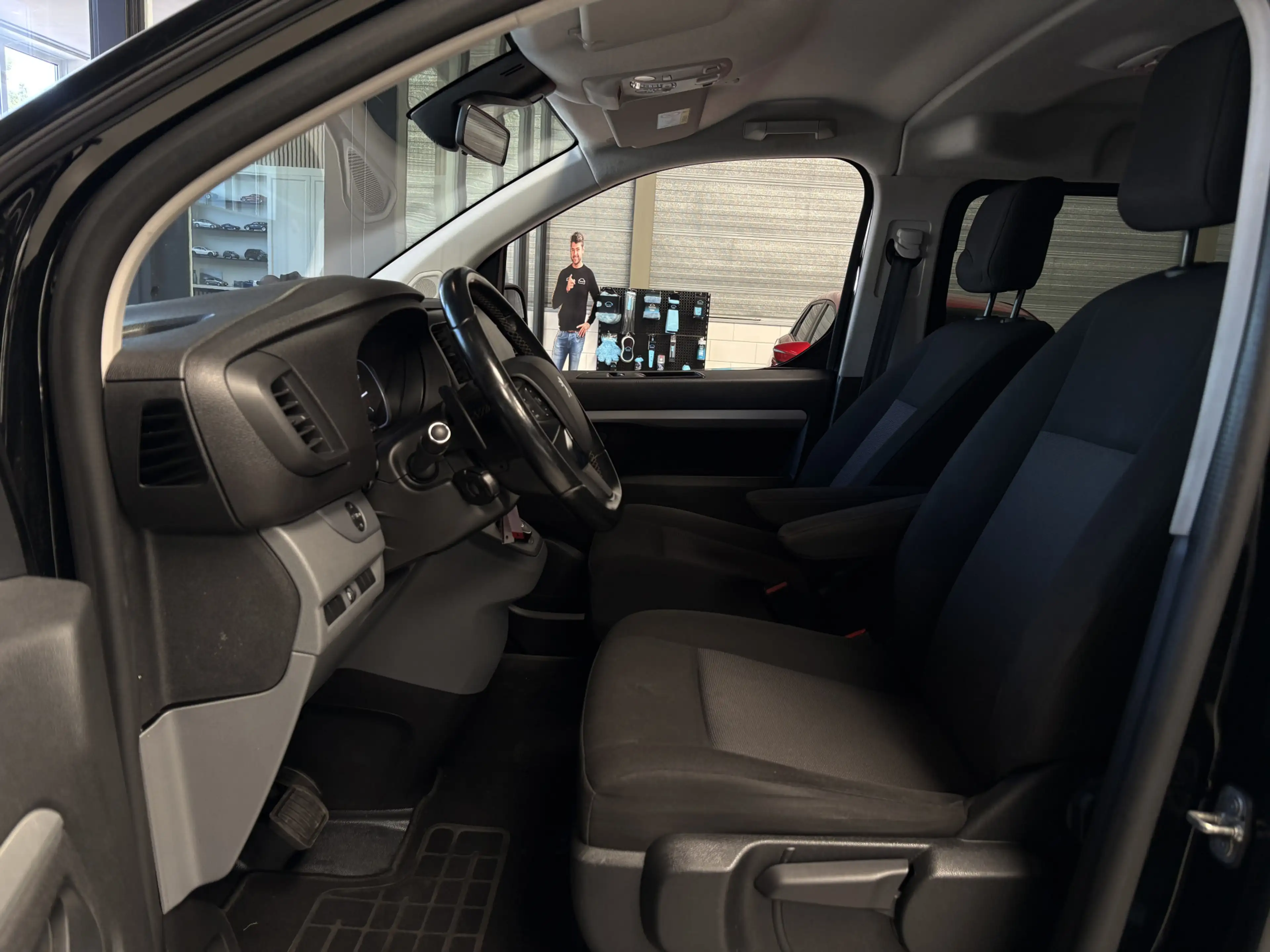 Peugeot Expert 2.0 BlueHDI 180 Long Asphalt DC Adapt. Cruise, Nav — photo 14