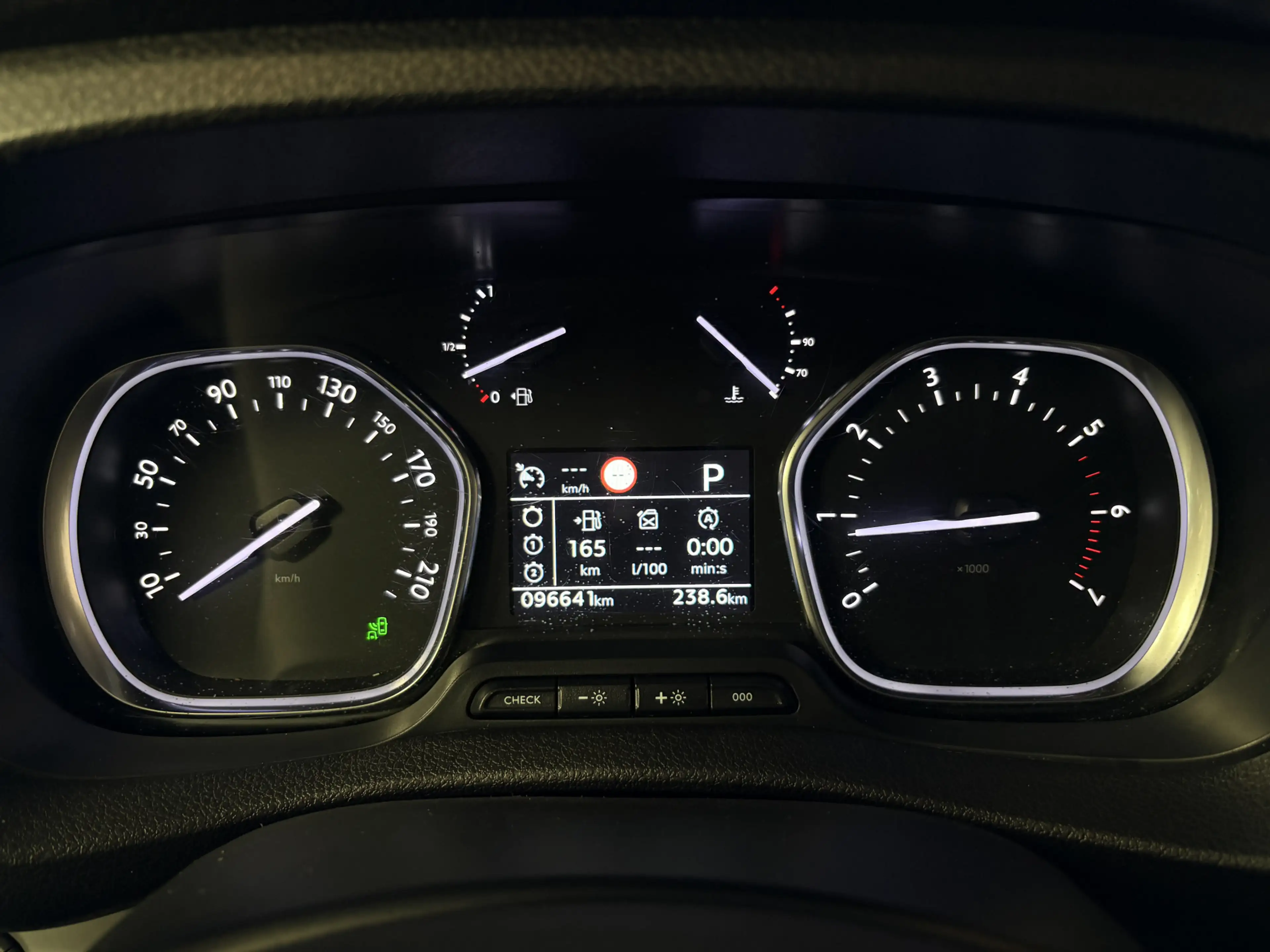 Peugeot Expert 2.0 BlueHDI 180 Long Asphalt DC Adapt. Cruise, Nav — photo 24