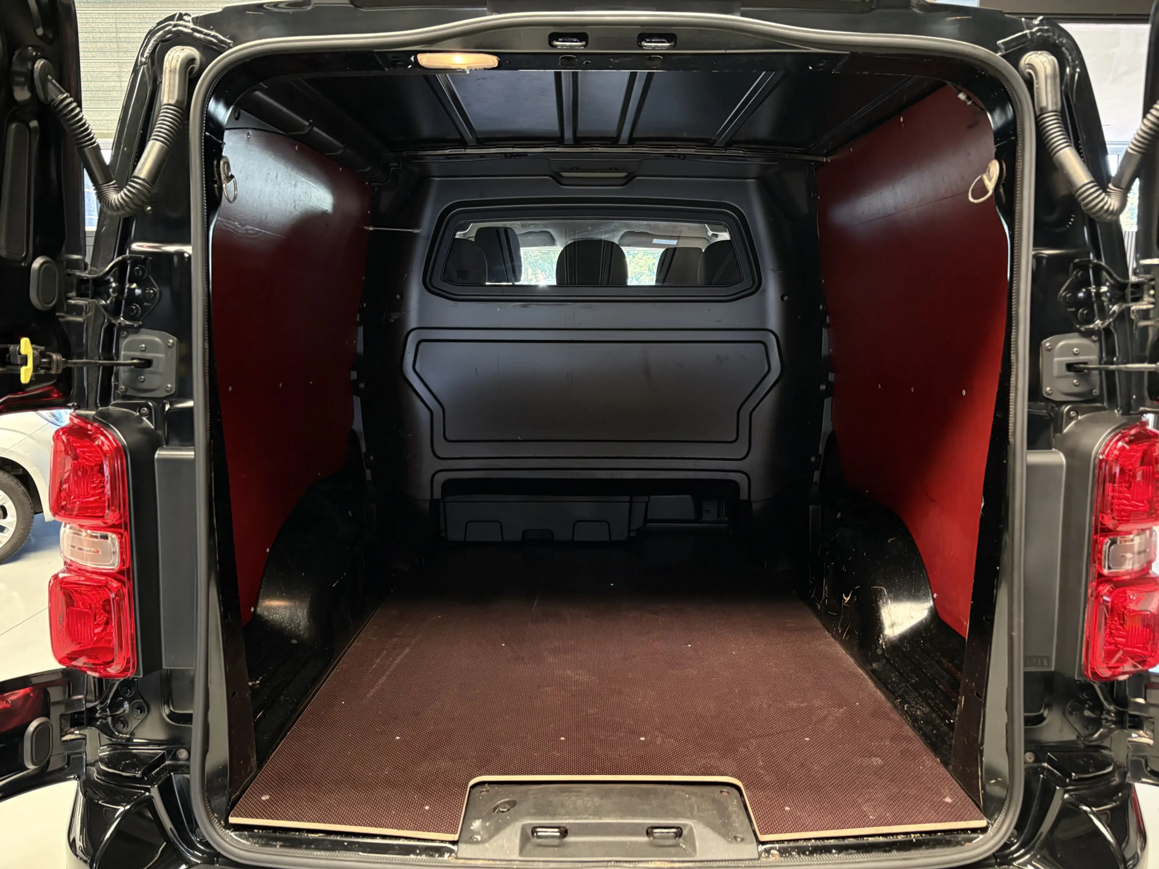 Peugeot Expert 2.0 BlueHDI 180 Long Asphalt DC Adapt. Cruise, Nav — photo 7