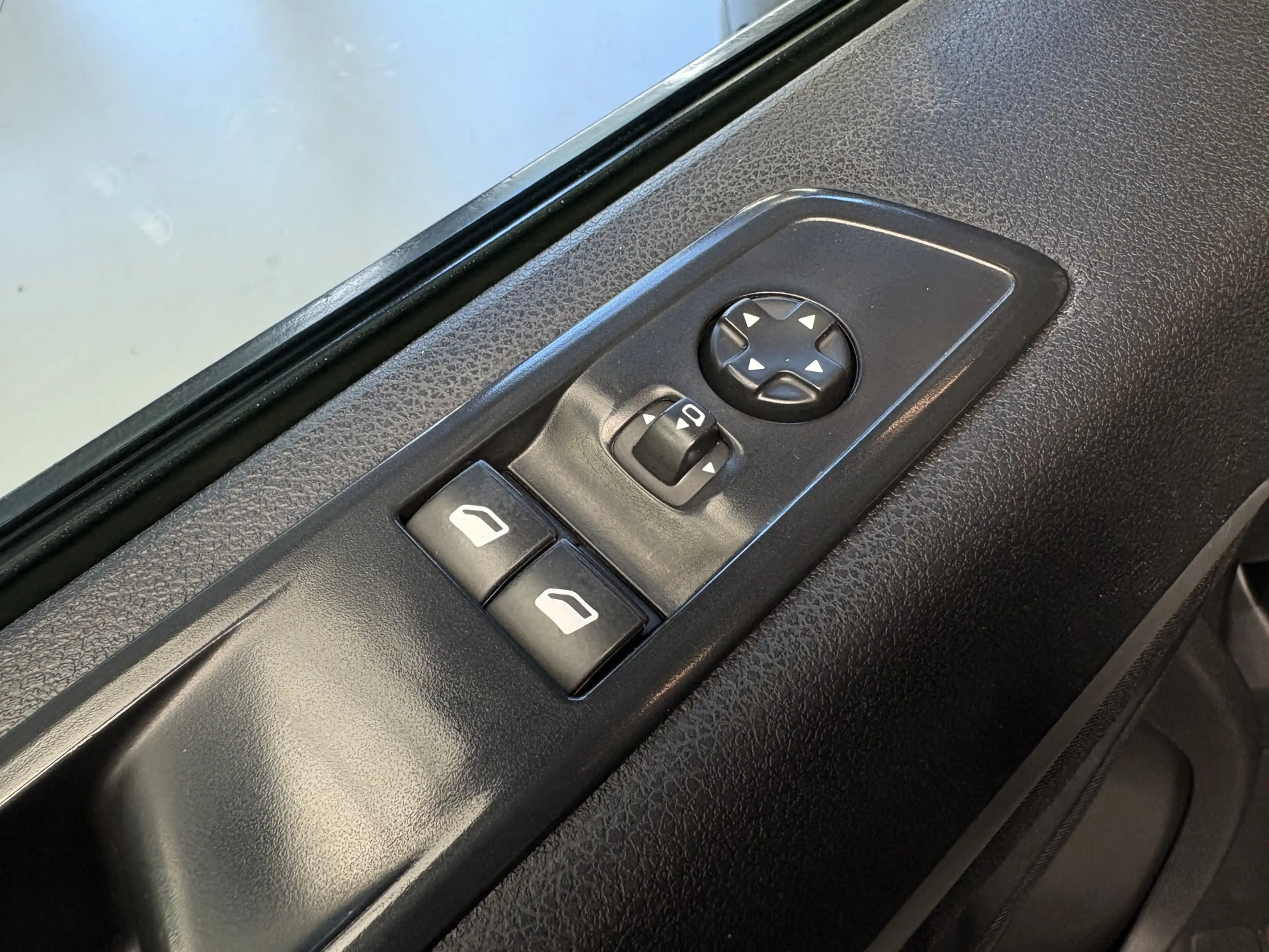 Peugeot Expert 2.0 BlueHDI 180 Long Asphalt DC Adapt. Cruise, Nav — photo 10