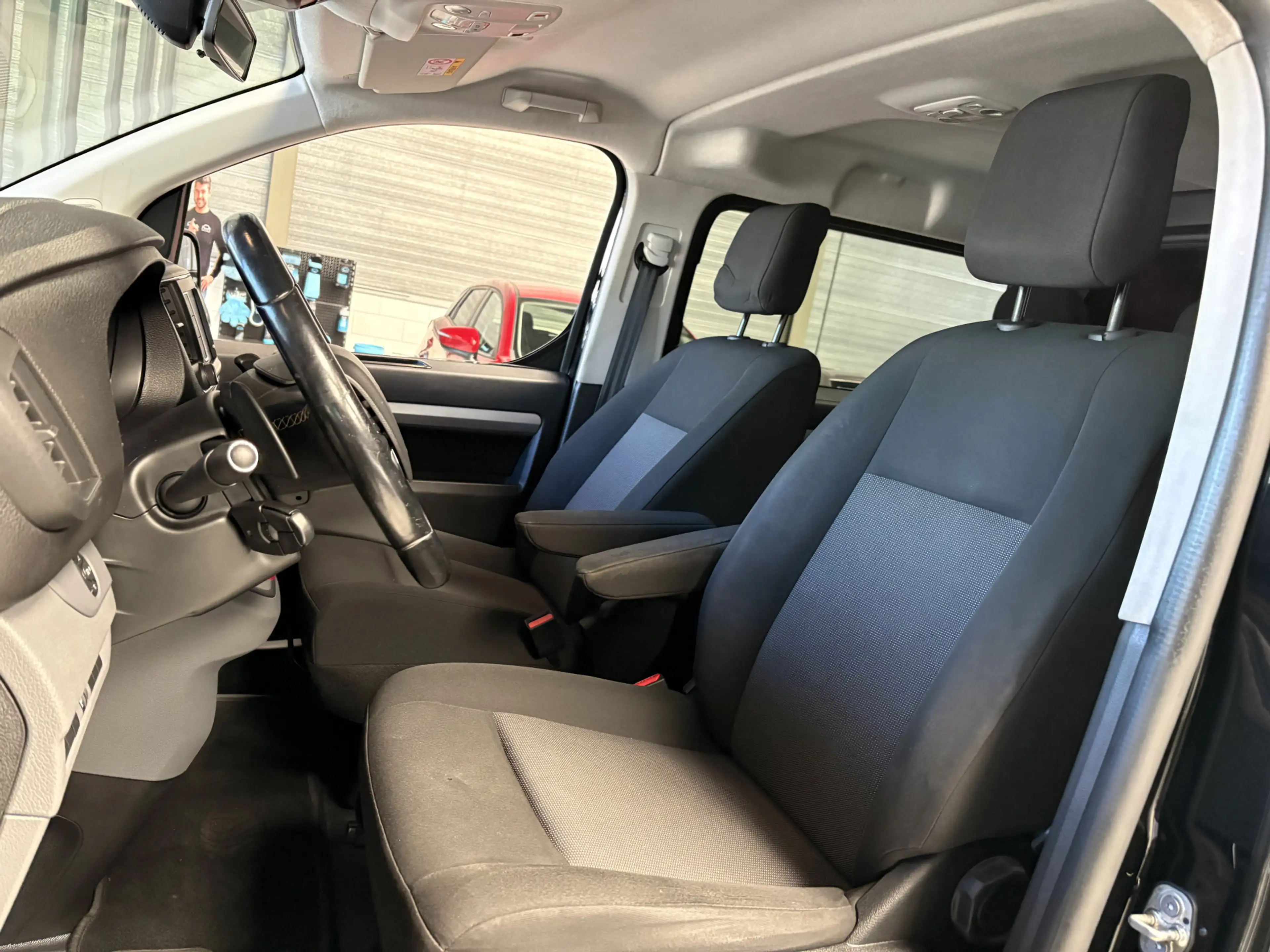 Peugeot Expert 2.0 BlueHDI 180 Long Asphalt DC Adapt. Cruise, Nav — photo 13