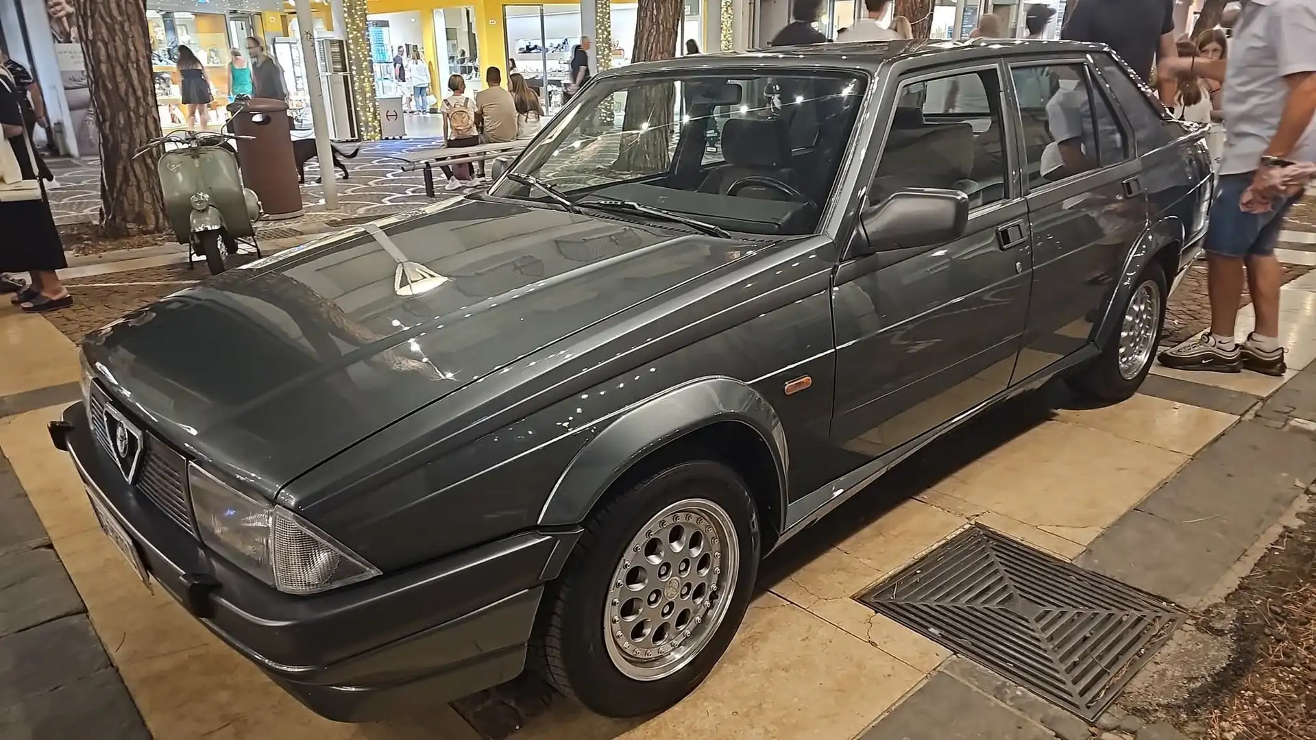 Alfa Romeo 75 75 2.0i ts Verde - 1