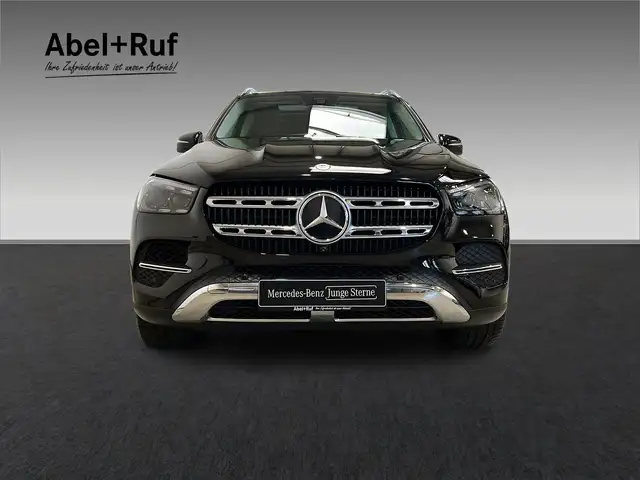 Mercedes-Benz 450 view 2