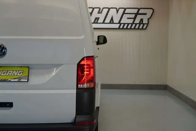 Volkswagen Transporter view 6