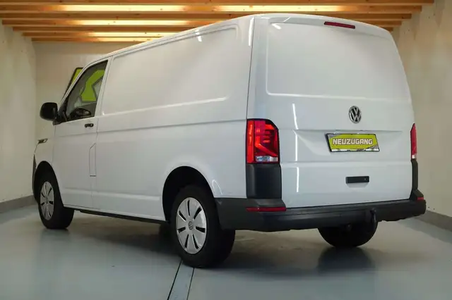 Volkswagen Transporter view 7