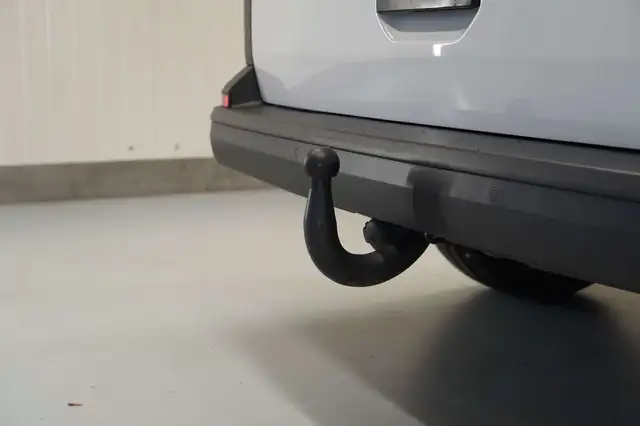 Volkswagen Transporter view 13