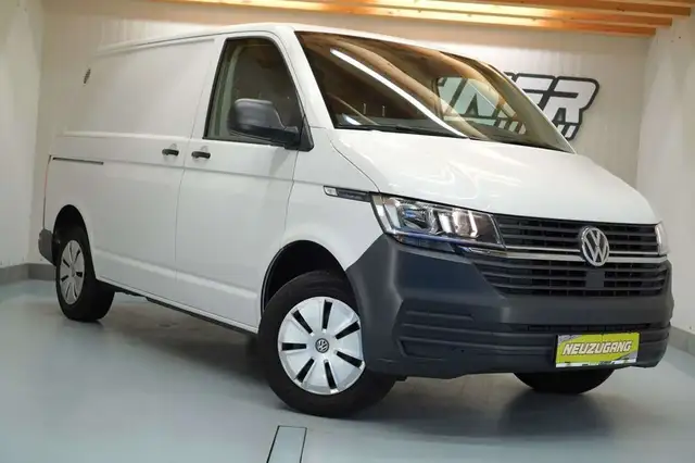 Volkswagen Transporter view 3