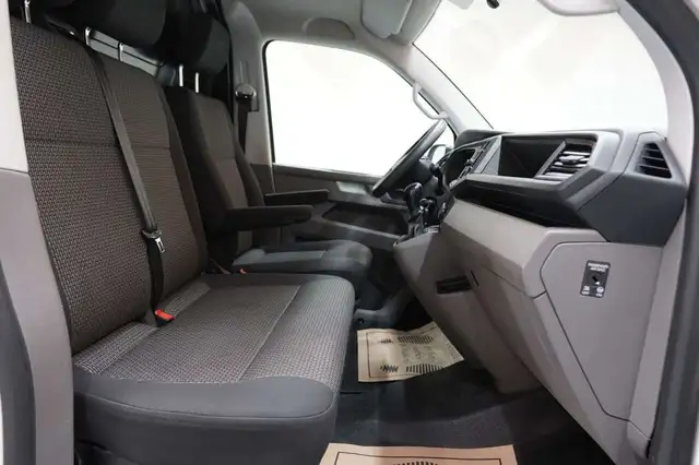 Volkswagen Transporter view 20
