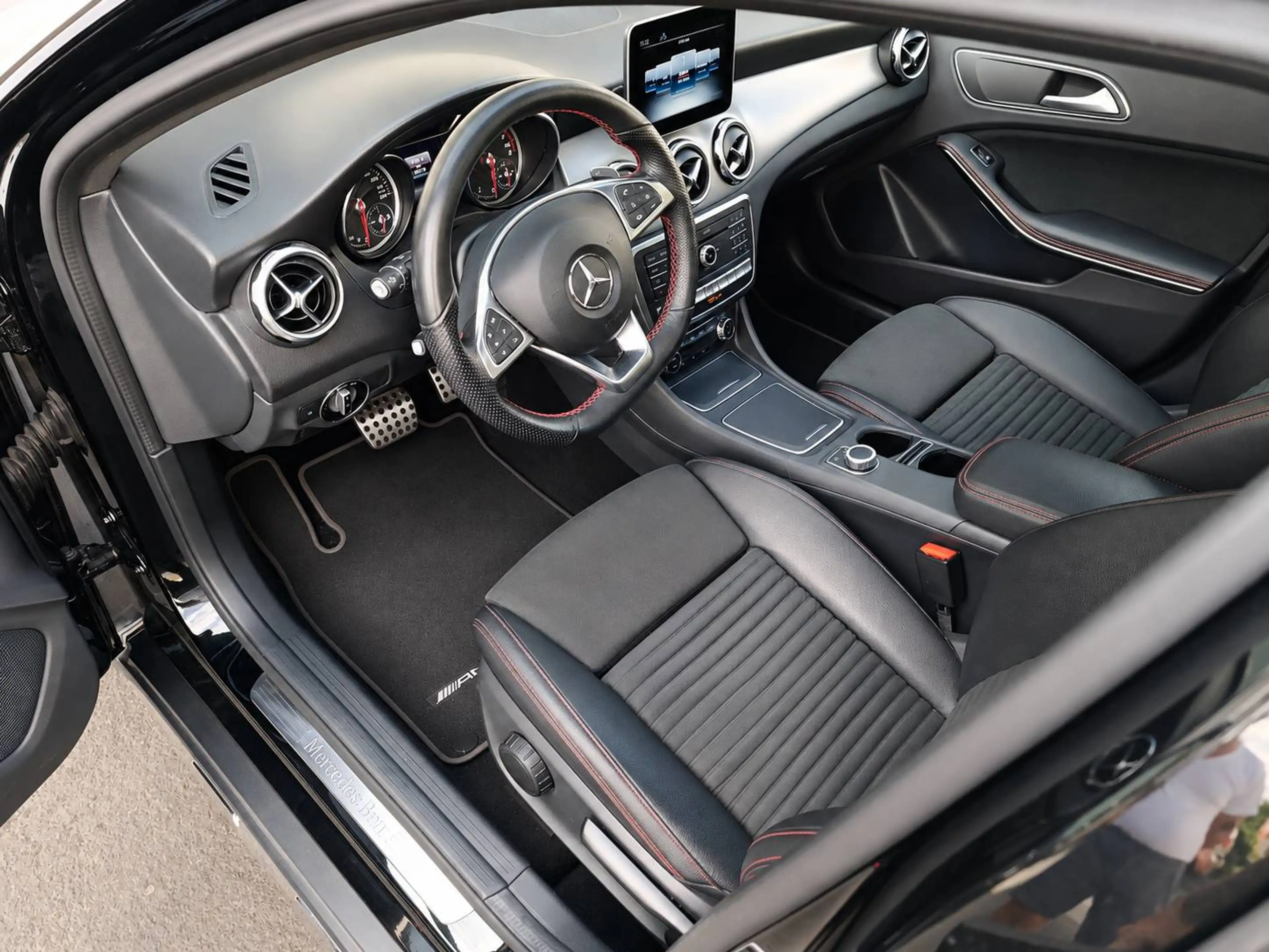 Mercedes-Benz GLA 250 GLA 250 4Matic — photo 9