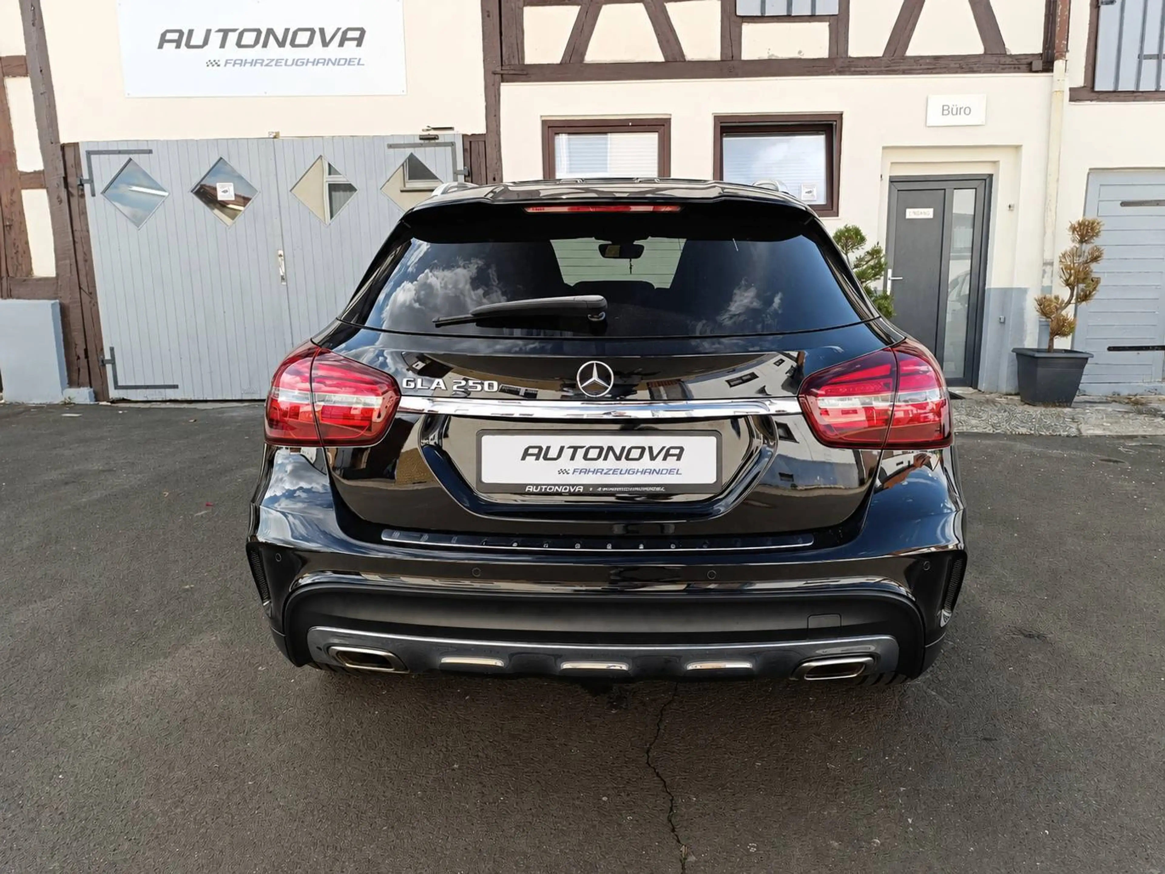 Mercedes-Benz GLA 250 GLA 250 4Matic — photo 6