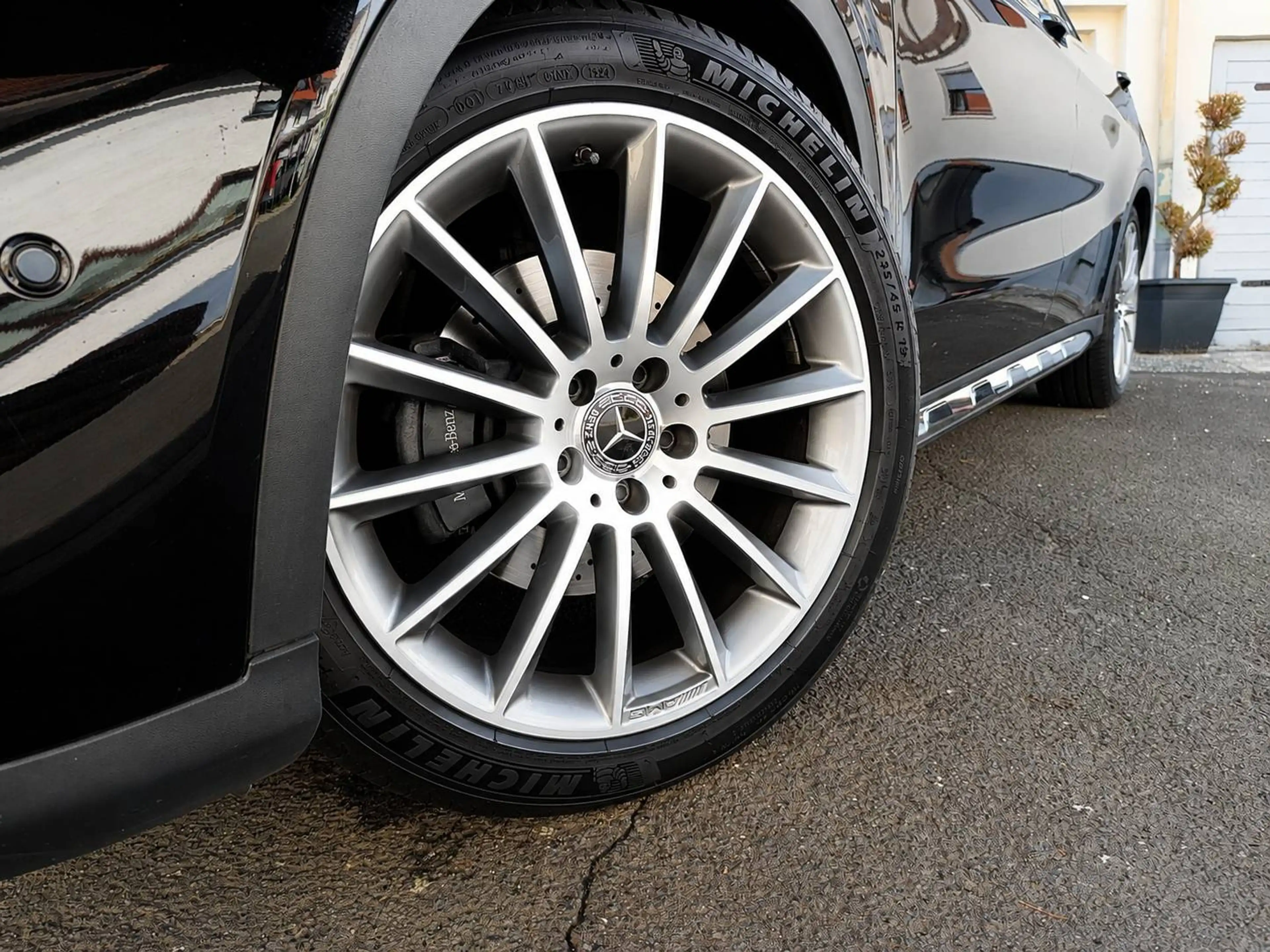 Mercedes-Benz GLA 250 GLA 250 4Matic — photo 2