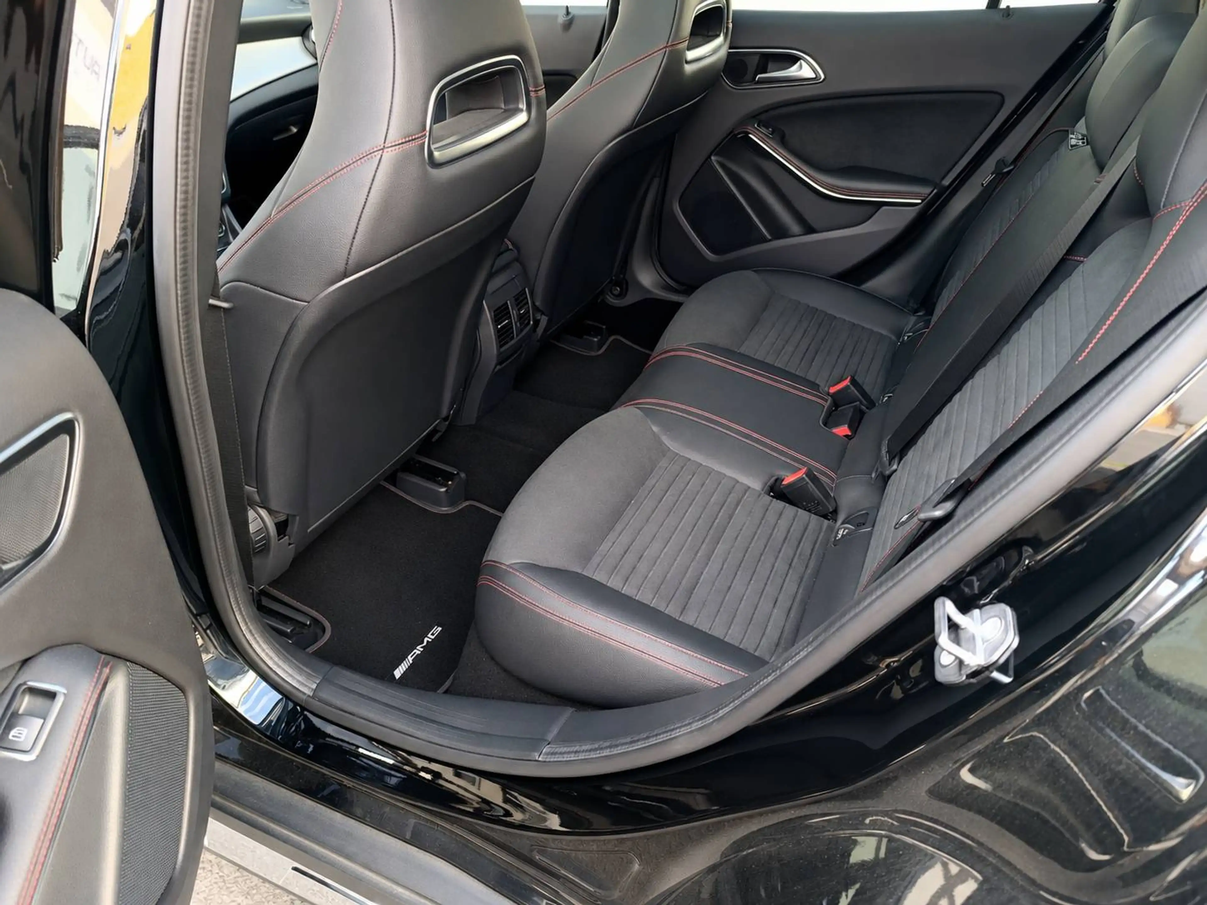 Mercedes-Benz GLA 250 GLA 250 4Matic — photo 15