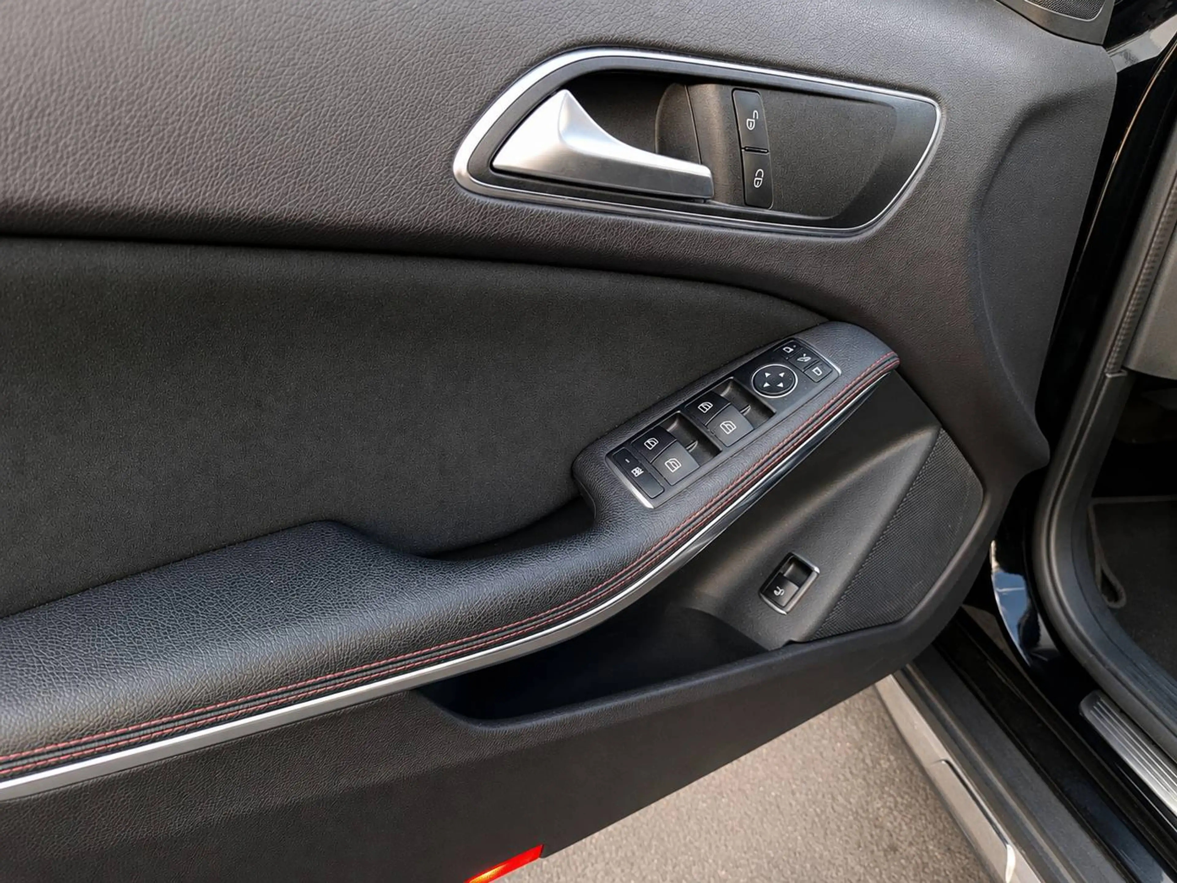 Mercedes-Benz GLA 250 GLA 250 4Matic — photo 8