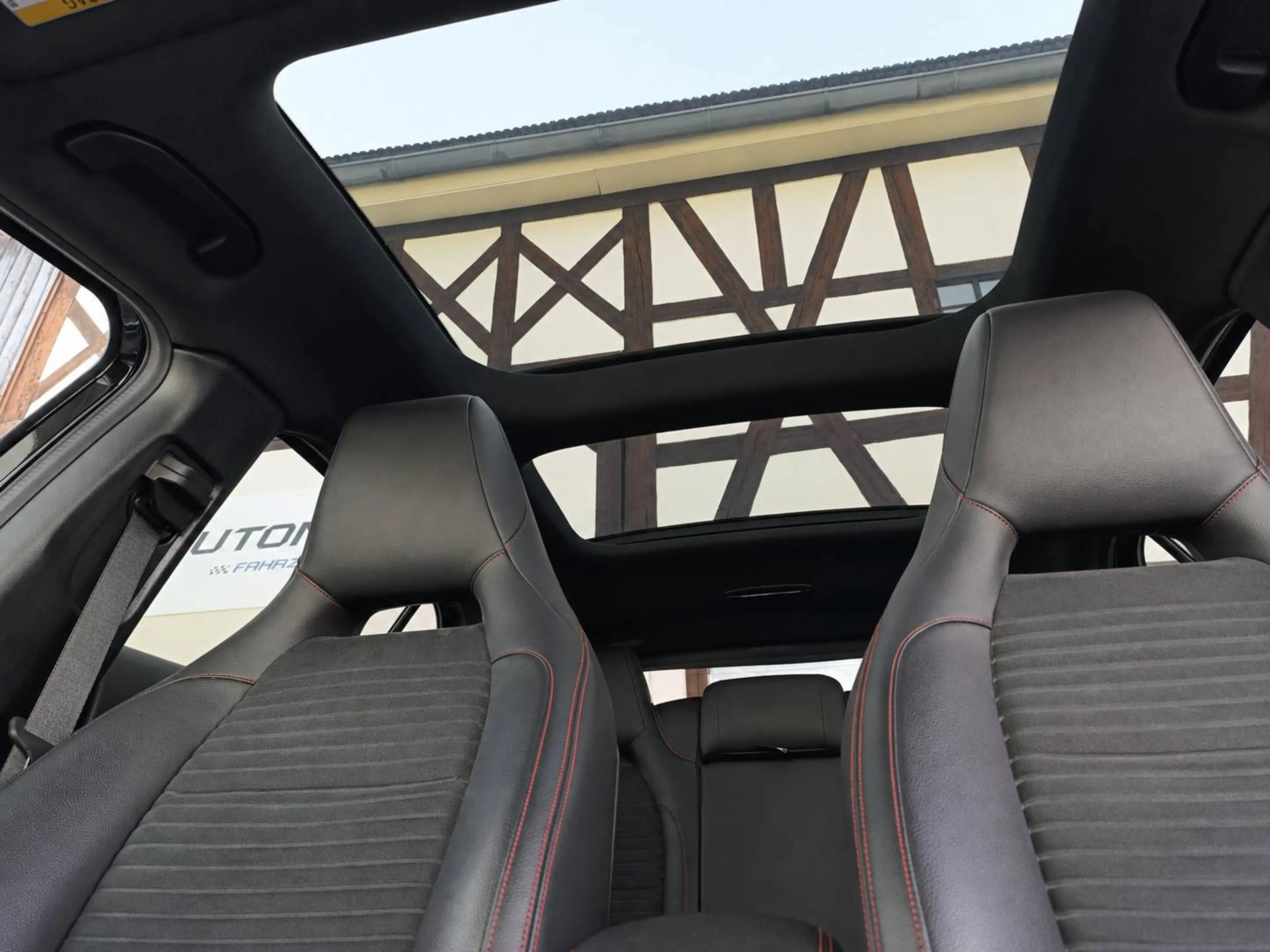 Mercedes-Benz GLA 250 GLA 250 4Matic — photo 14