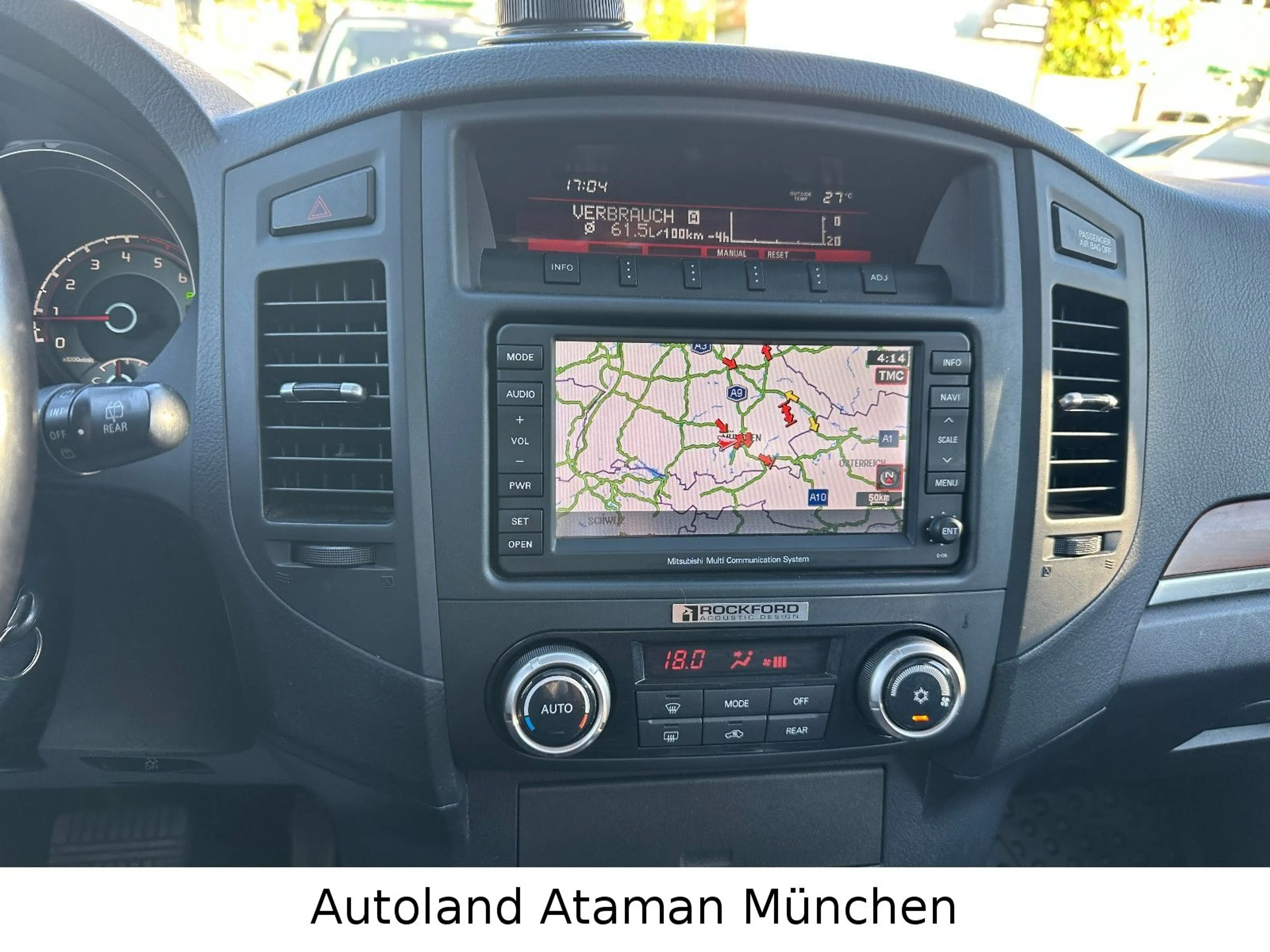 Mitsubishi Pajero 3.2 DI-D *Instyle* Auto. 7-Sitz/Pano/Lede — photo 12