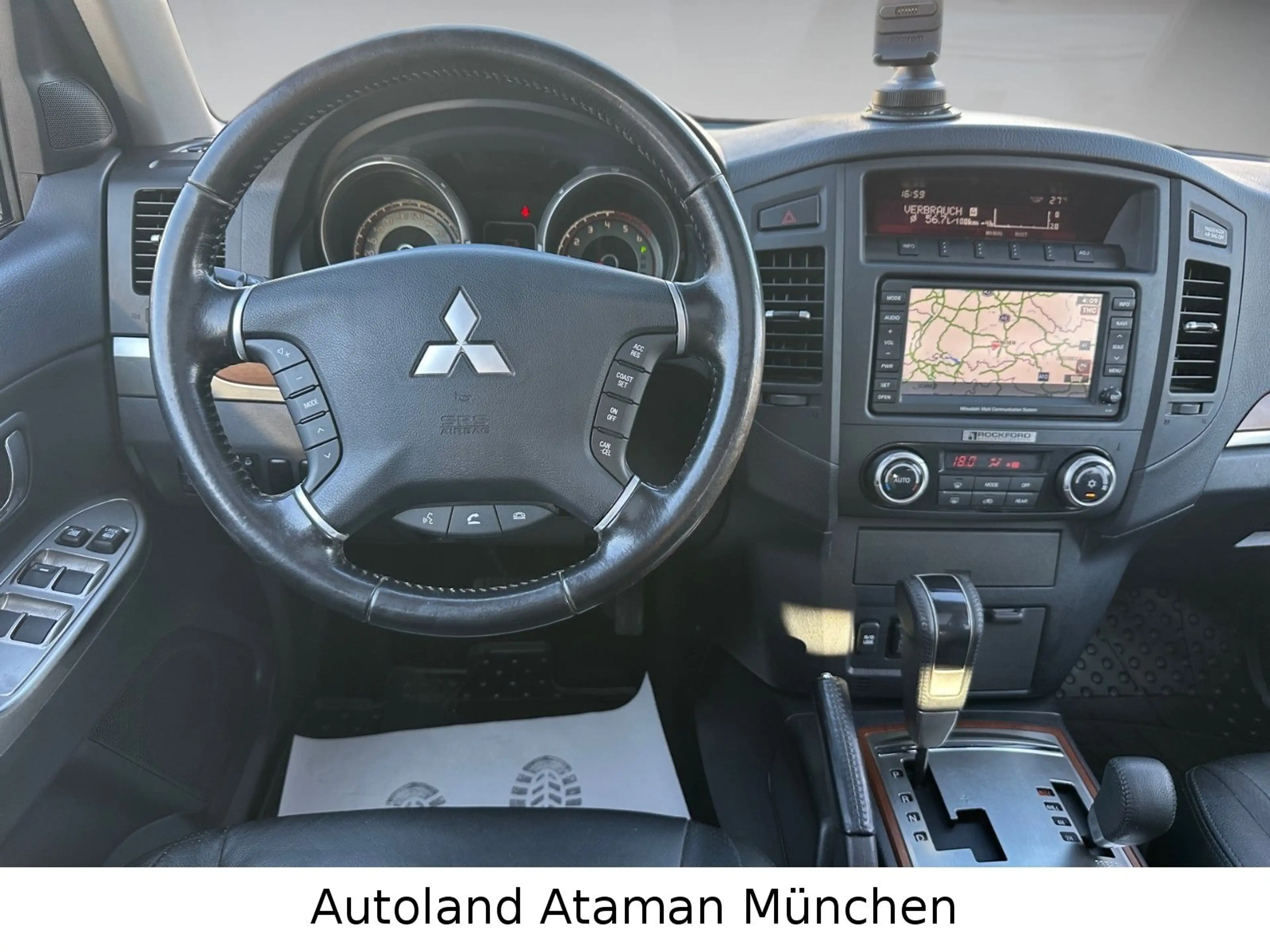 Mitsubishi Pajero 3.2 DI-D *Instyle* Auto. 7-Sitz/Pano/Lede — photo 10