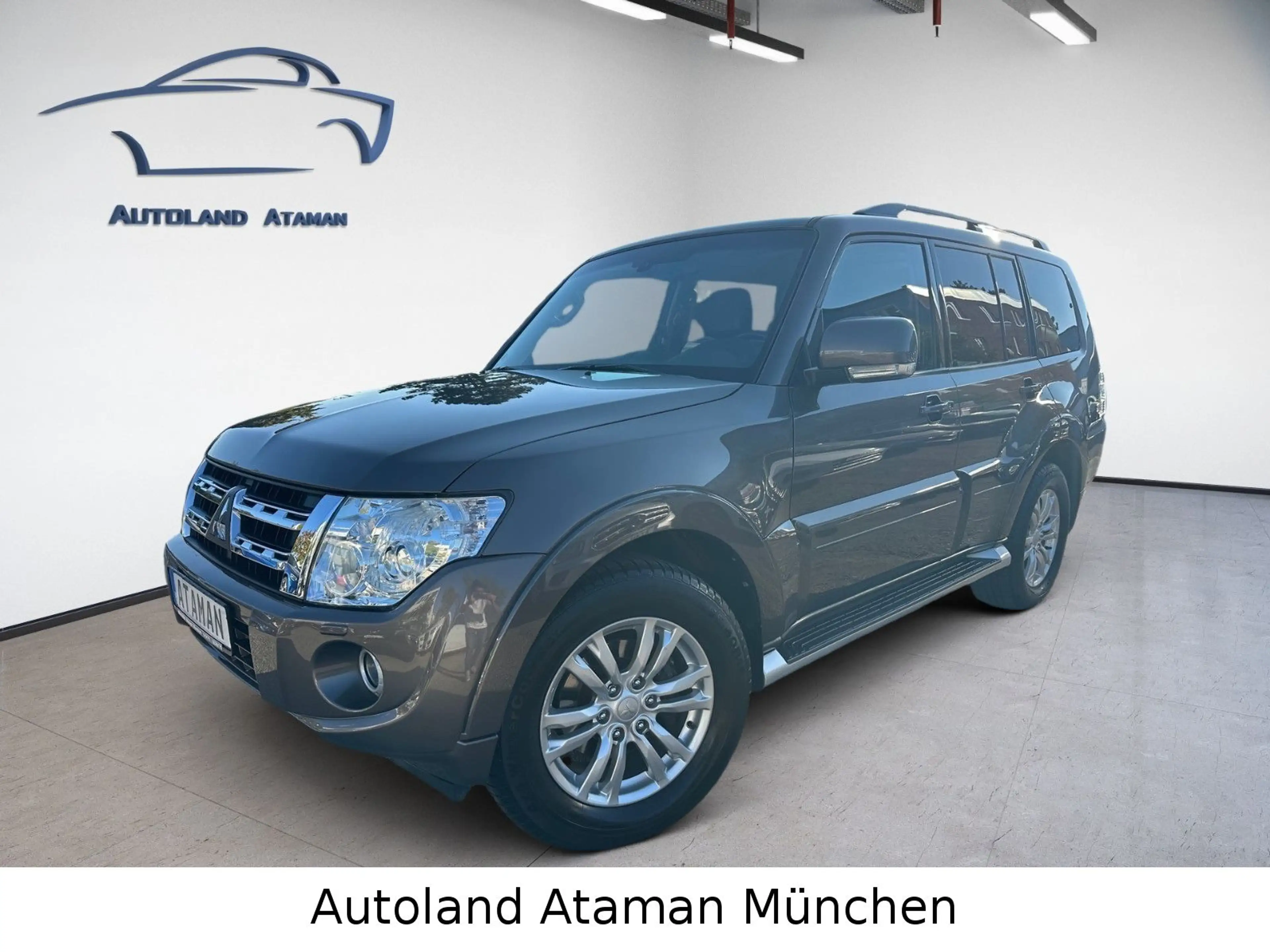 Mitsubishi Pajero 3.2 DI-D *Instyle* Auto. 7-Sitz/Pano/Lede — photo 2