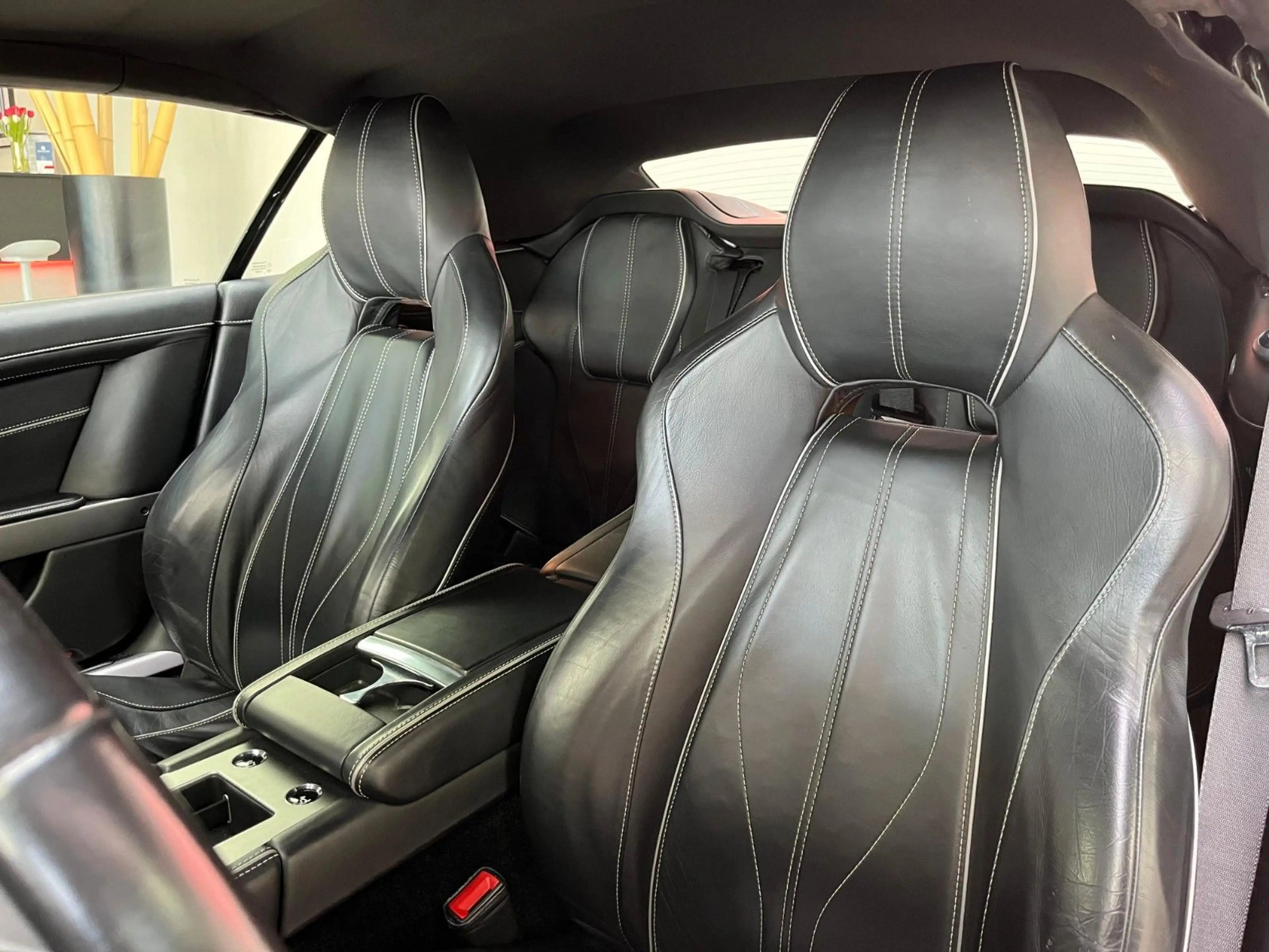 Aston Martin DB9 / Virage Volante V12*Carbon-Ceramic-Brakes* — photo 11