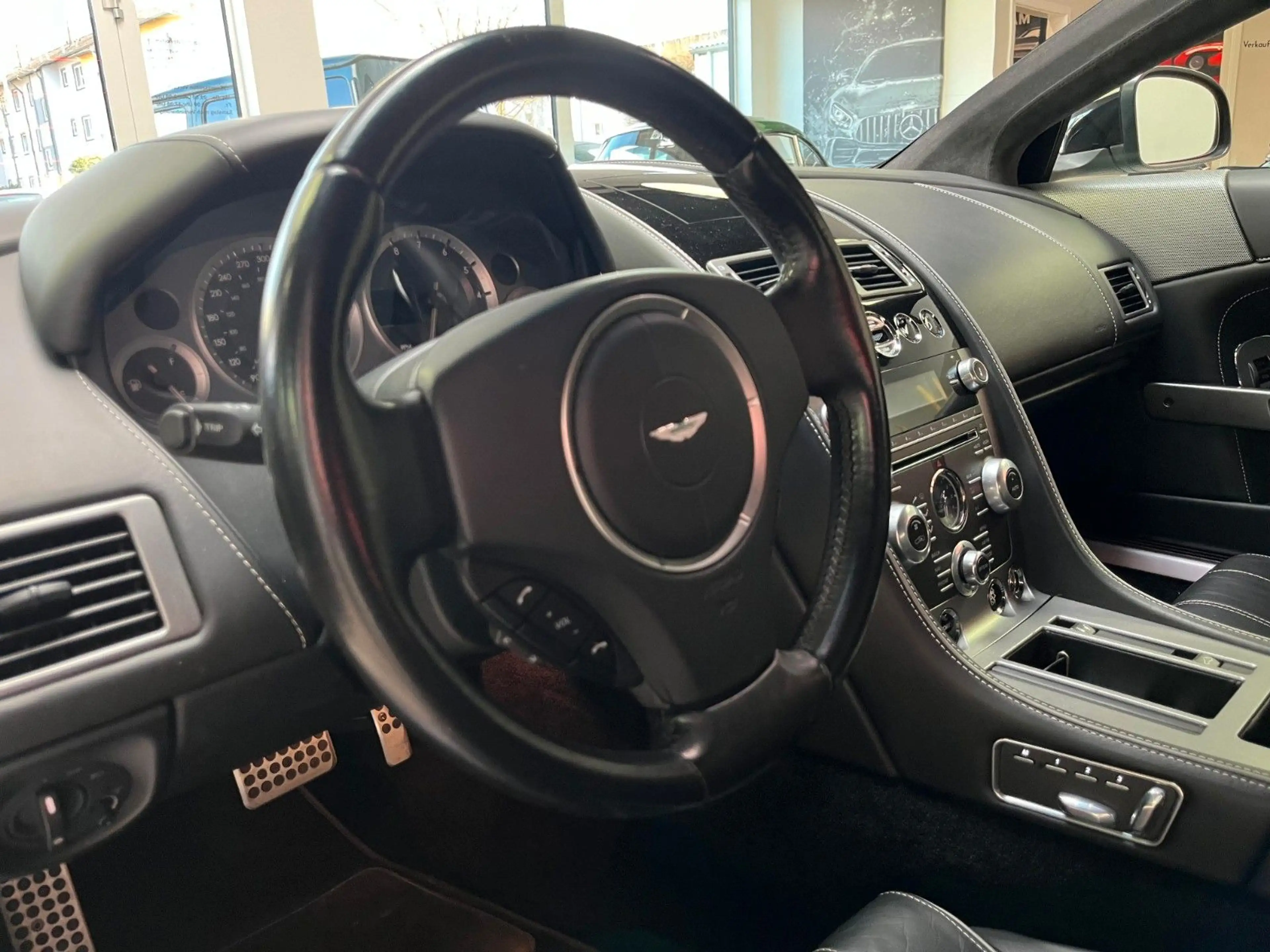 Aston Martin DB9 / Virage Volante V12*Carbon-Ceramic-Brakes* — photo 12