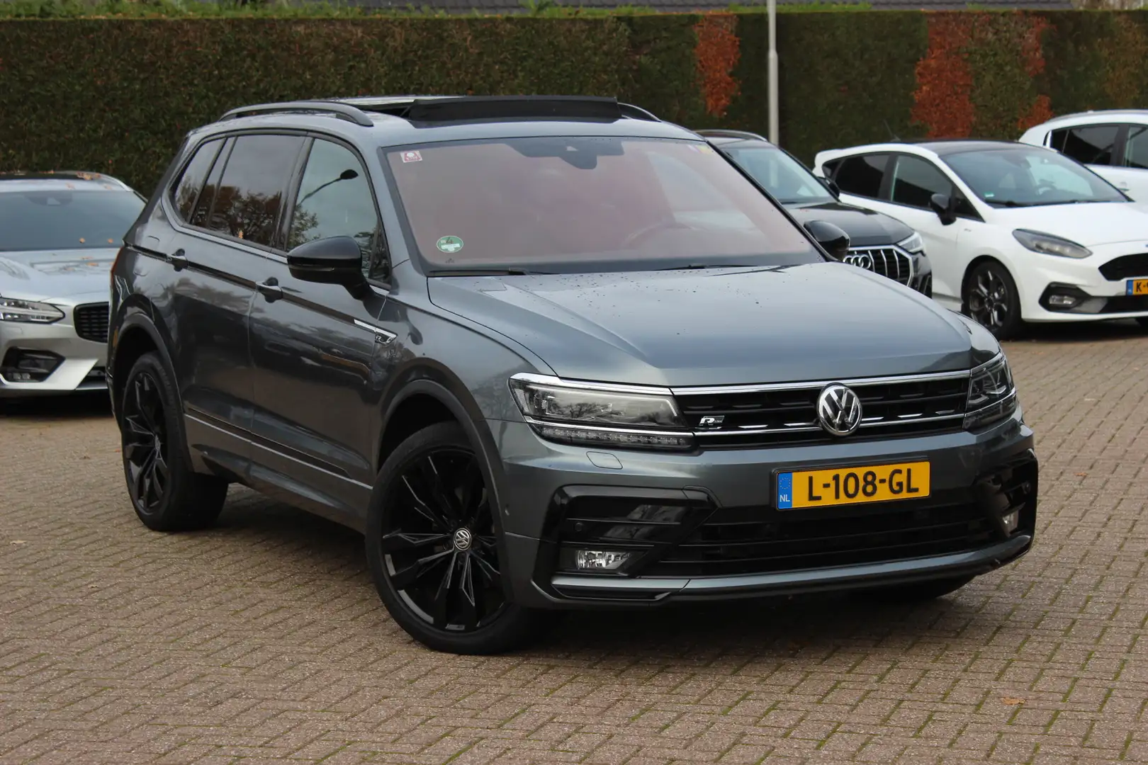 Volkswagen Tiguan Allspace 1.5 TSI Highline Business R-line / Panoramadak / C Grijs - 1
