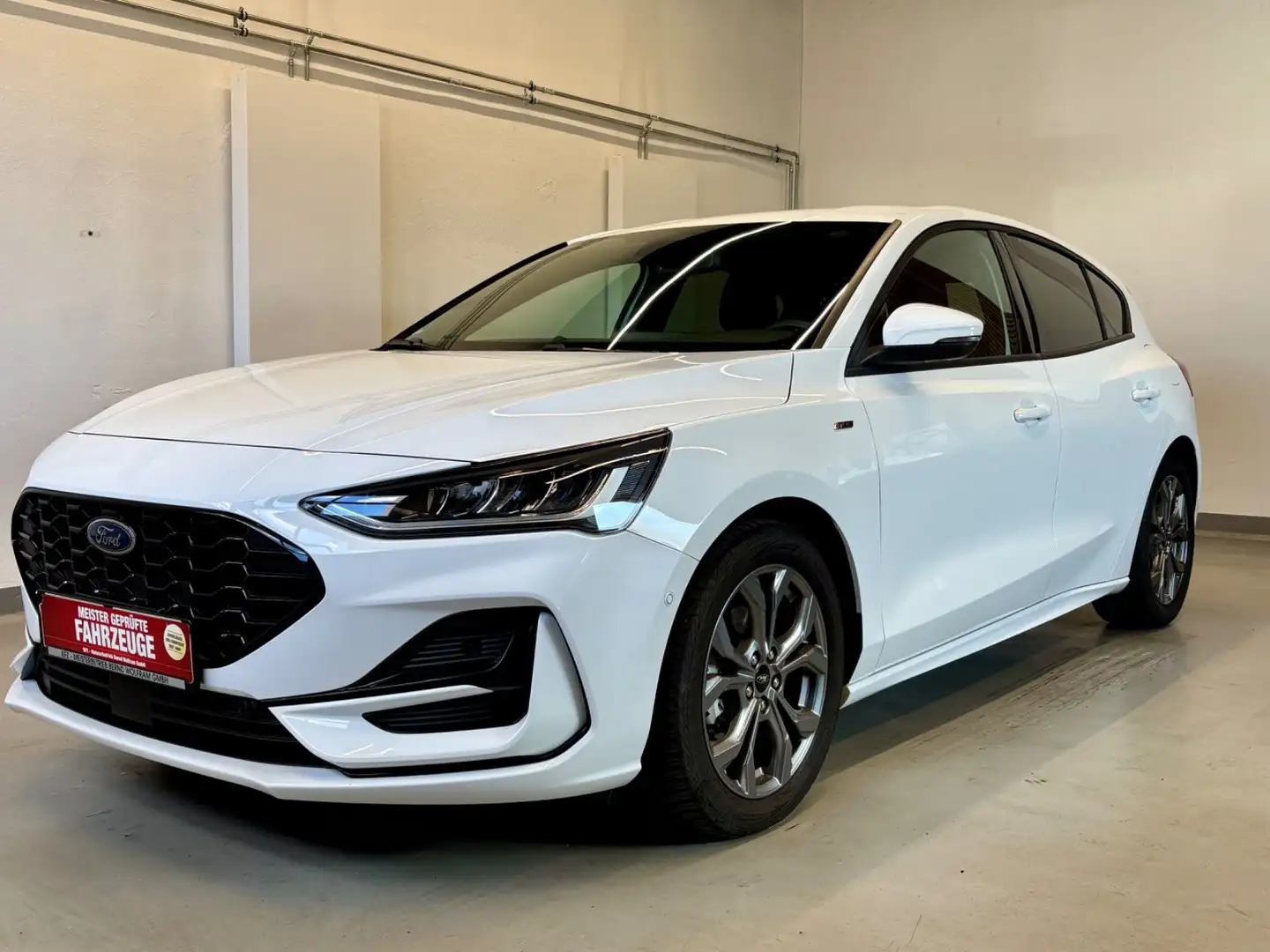 Ford Focus Limo ST-Line 1.0 EcoBoost Automatik Weiß - 2