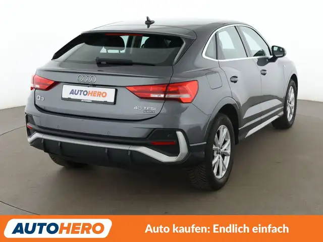 Audi Q3 view 6