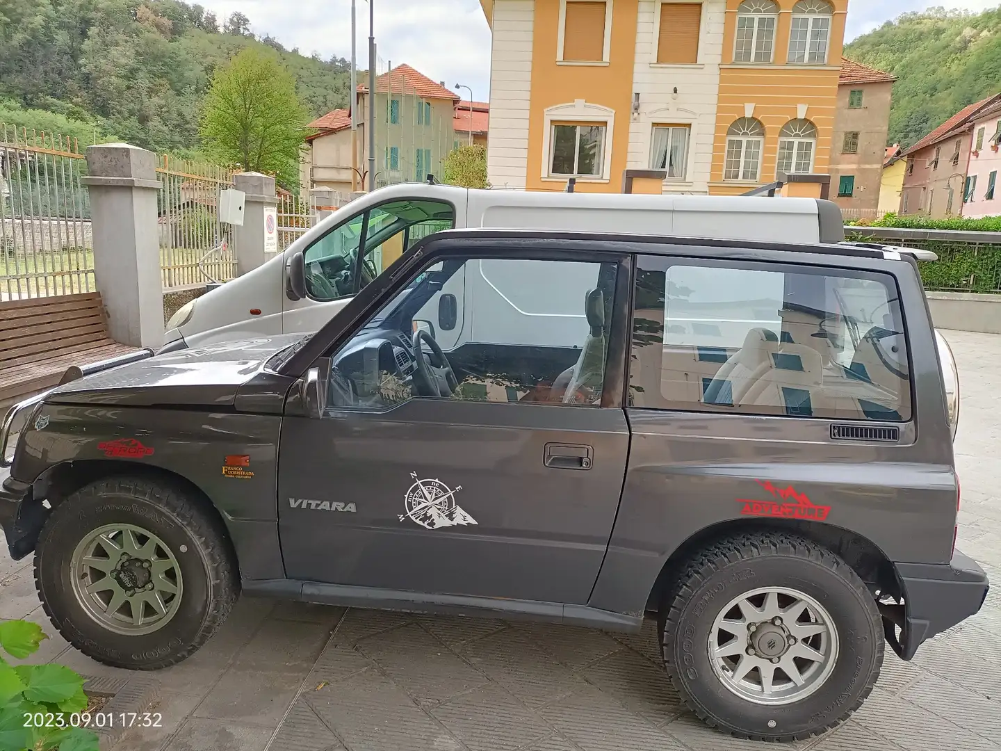 Suzuki Vitara 3p 1.6 JLX P.Pack - 2