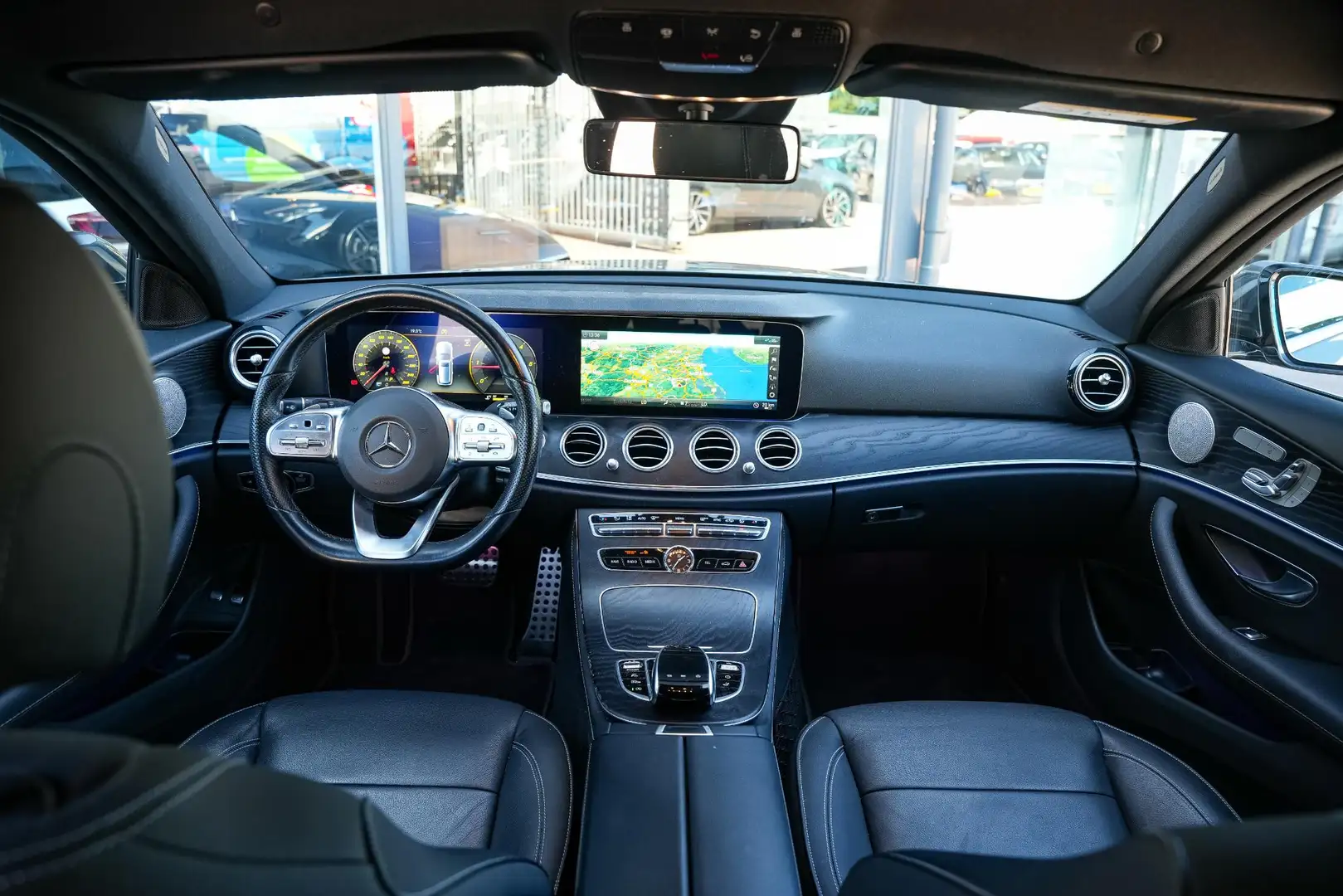 Mercedes-Benz E 220 Estate d Sport Edition AMG Widescreen 360 Camera T Grijs - 2
