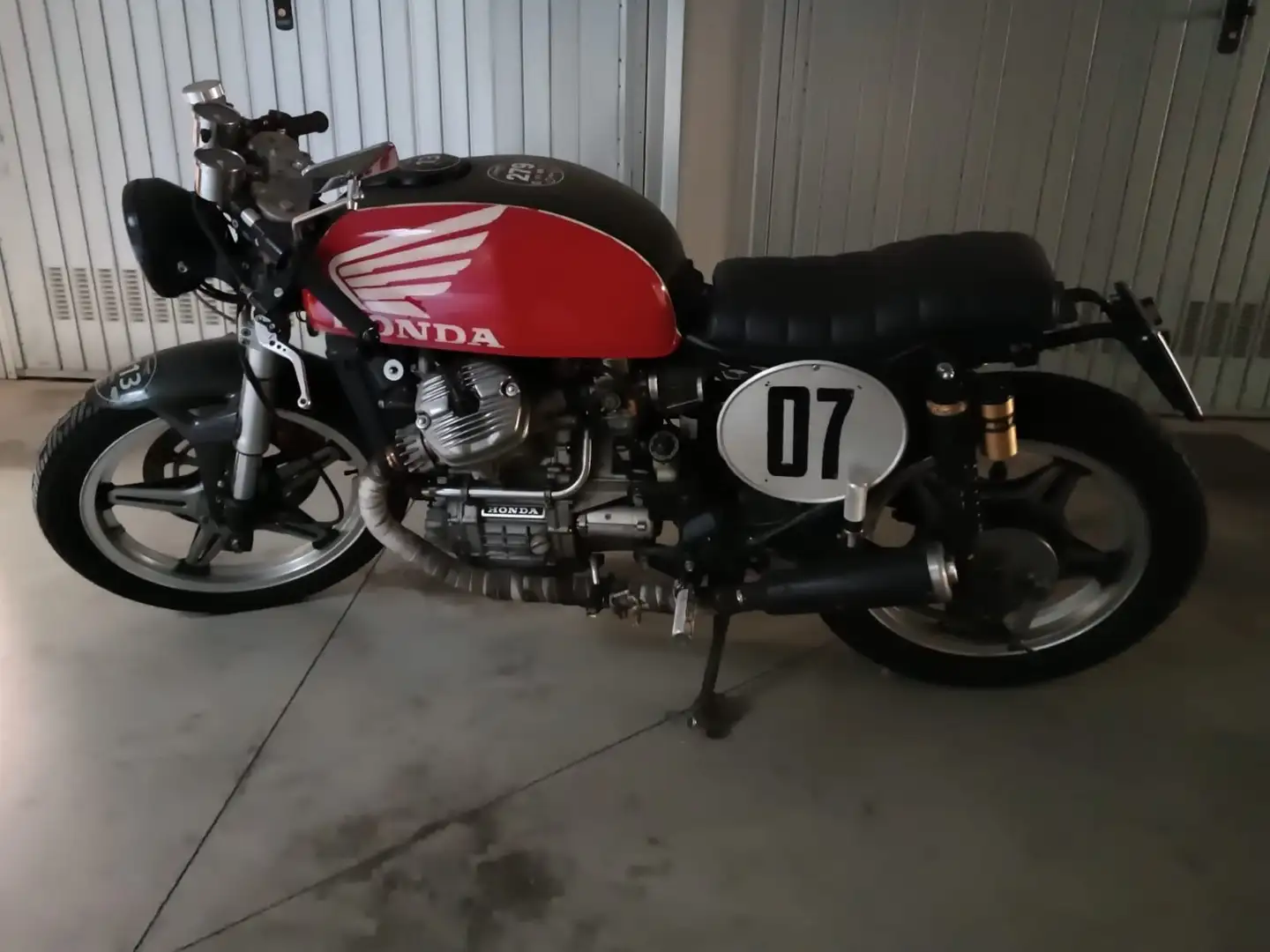 Honda CX 500 Roşu - 1