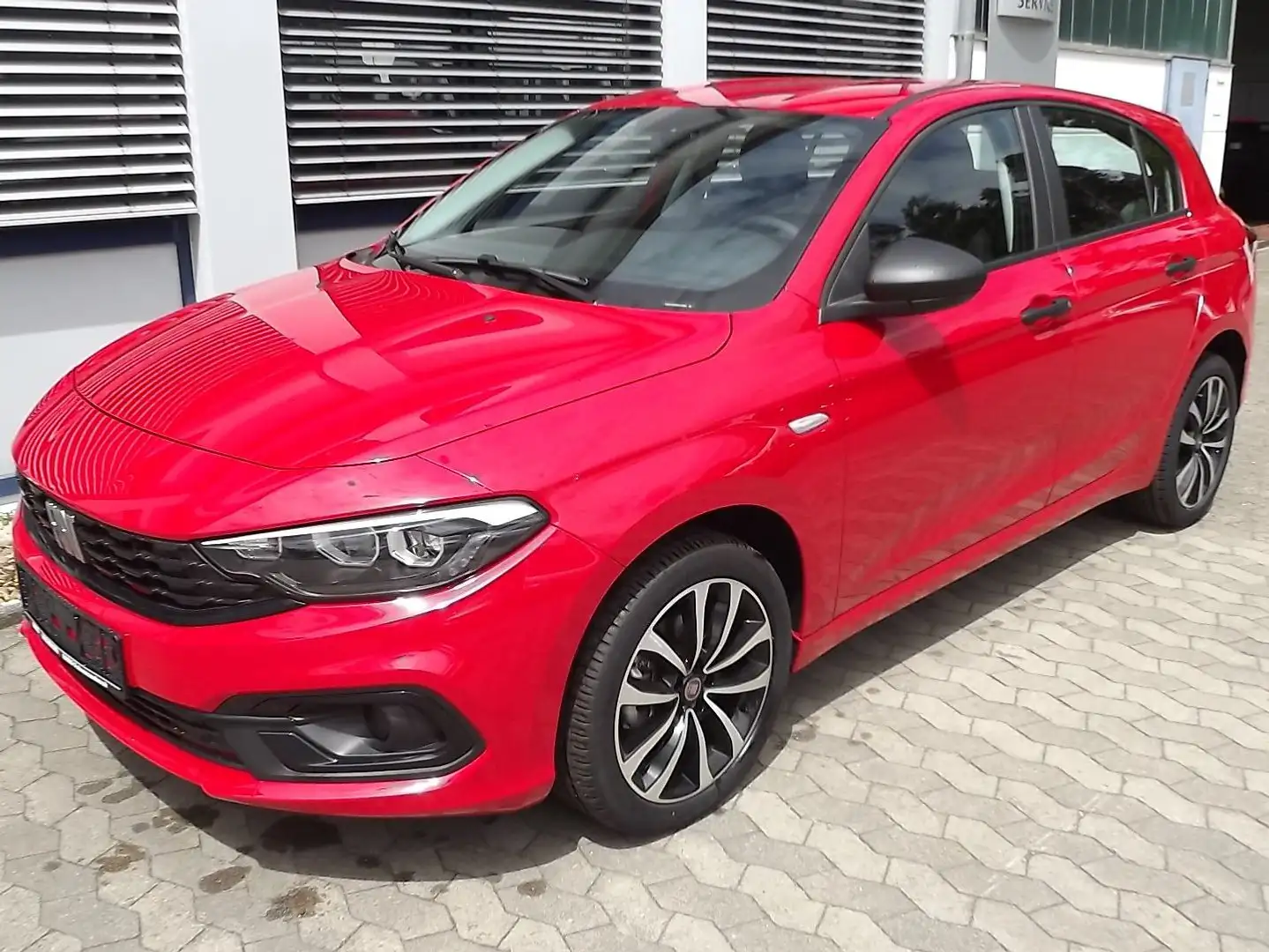 Fiat Tipo 1.5 GSE Hybrid Rot - 2