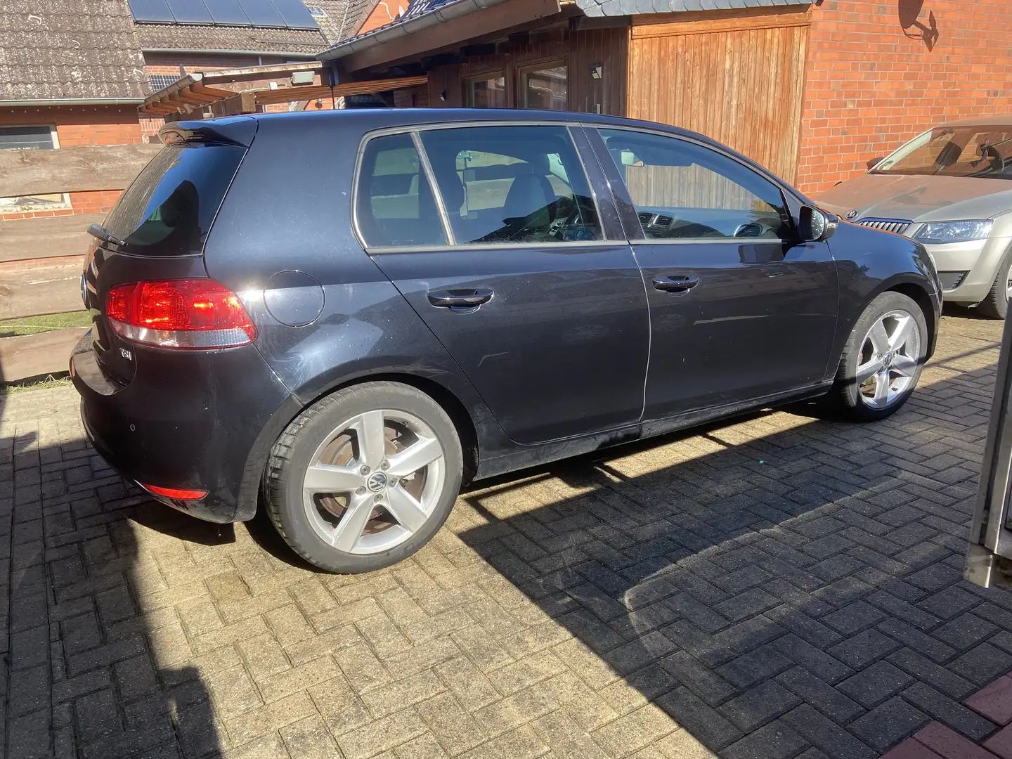 Volkswagen Golf 1.2 tsi neuer Turbo Schwarz - 2