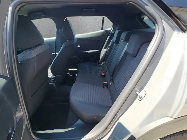 Peugeot 2008 view 8
