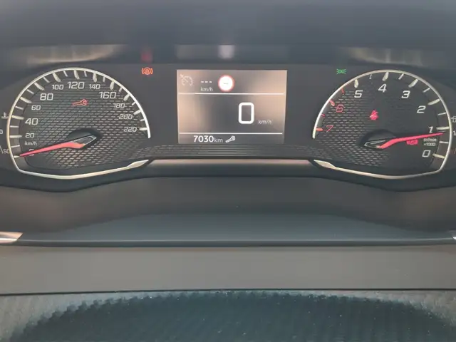 Peugeot 2008 view 15