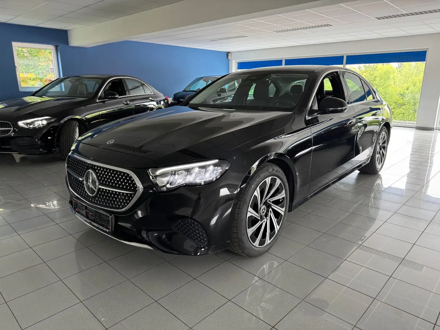 Mercedes-Benz E 220 d Avantgarde Advanced|Panorama|DISTRONIC| Noir - 2