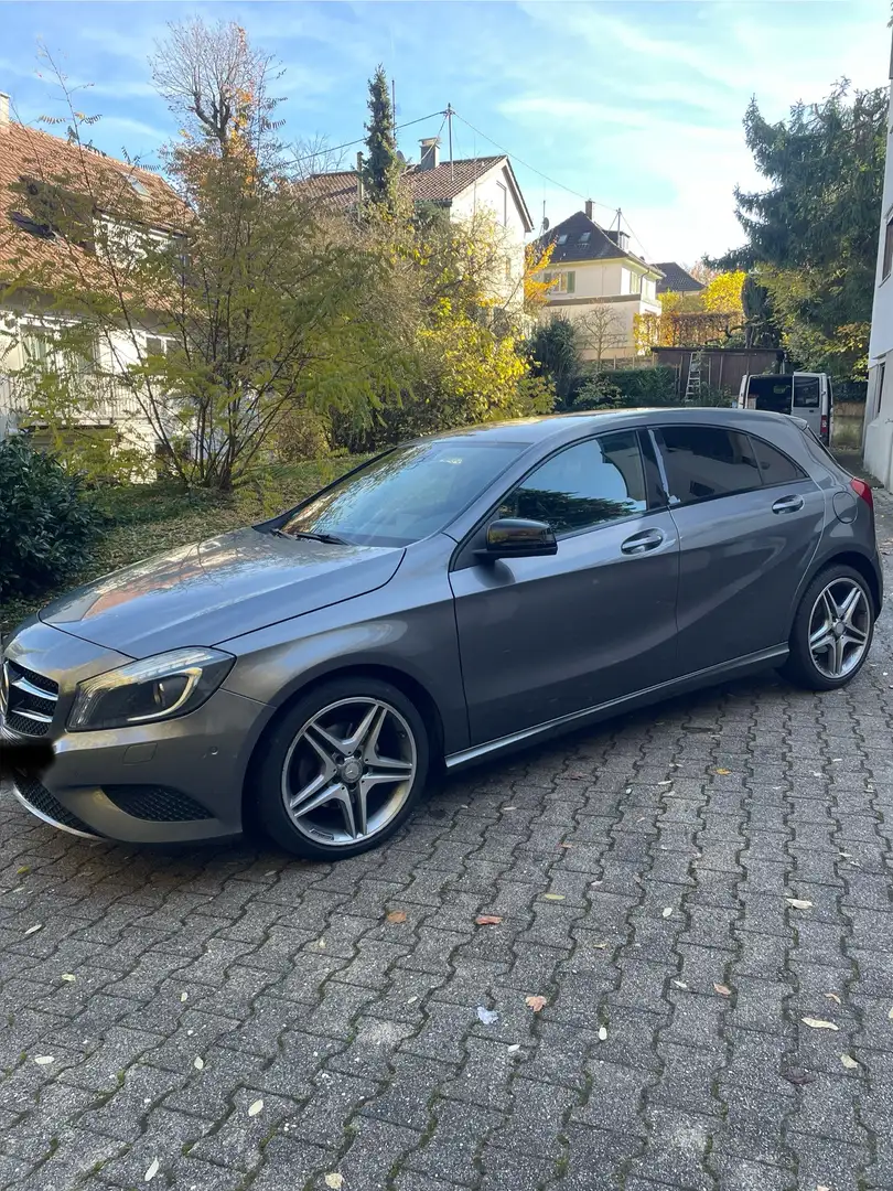 Mercedes-Benz A 200 CDI (BlueEFFICIENCY) 7G-DCT Urban Grau - 1