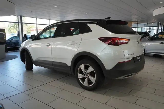 Opel Grandland view 12