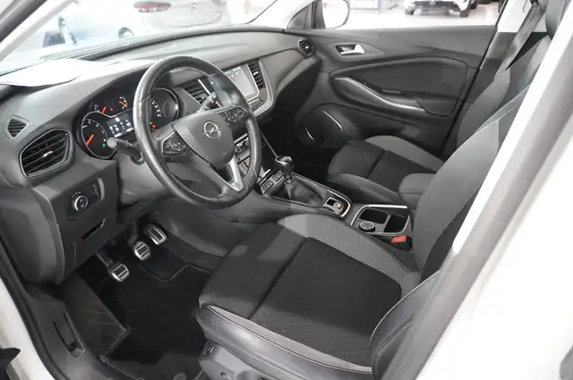 Opel Grandland view 15
