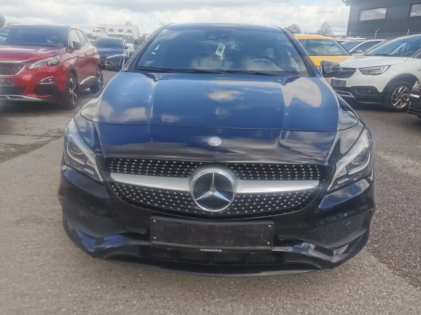 Mercedes-Benz CLA 200 CLA 200 CDI / AMG Schwarz - 2