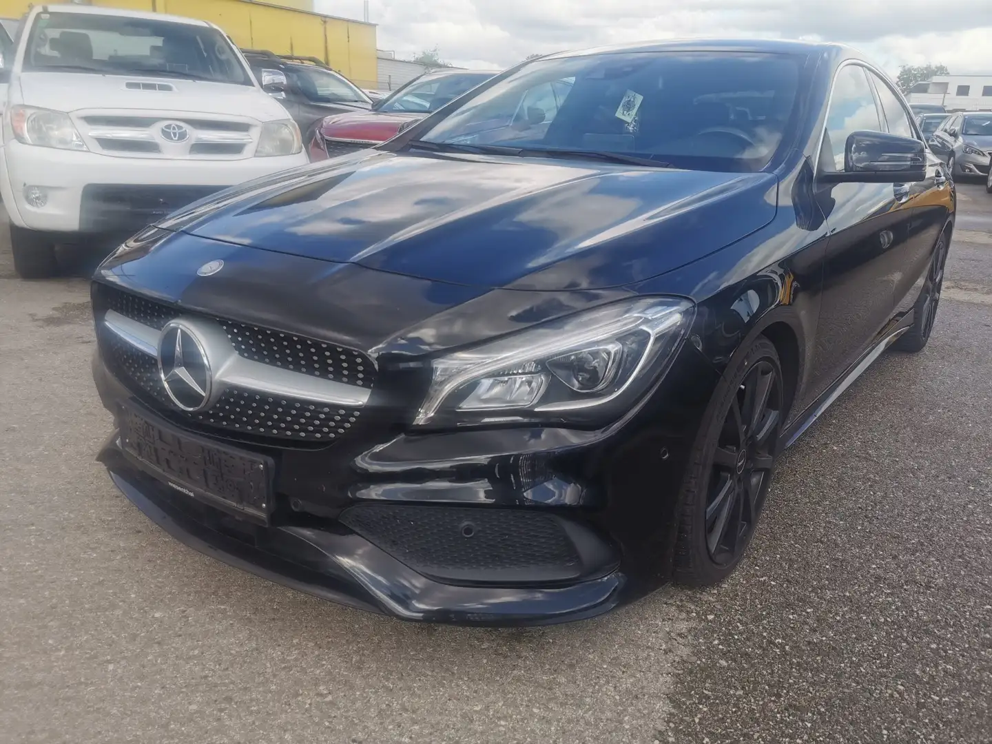 Mercedes-Benz CLA 200 CLA 200 CDI / AMG Schwarz - 1