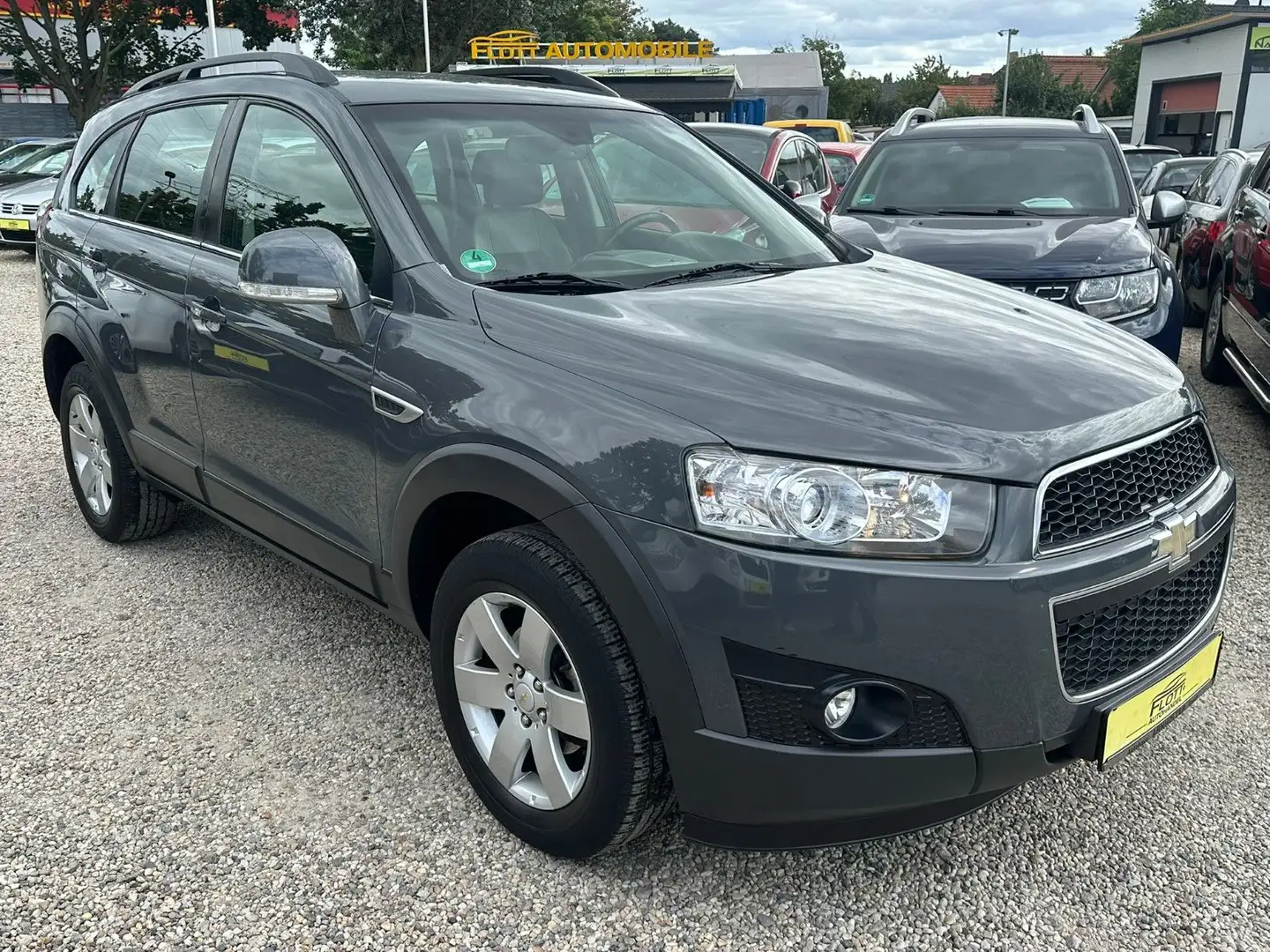 Chevrolet Captiva 2.4 LT*1.HD*7-Sitzer*Klima*TÜV NEU Grau - 2