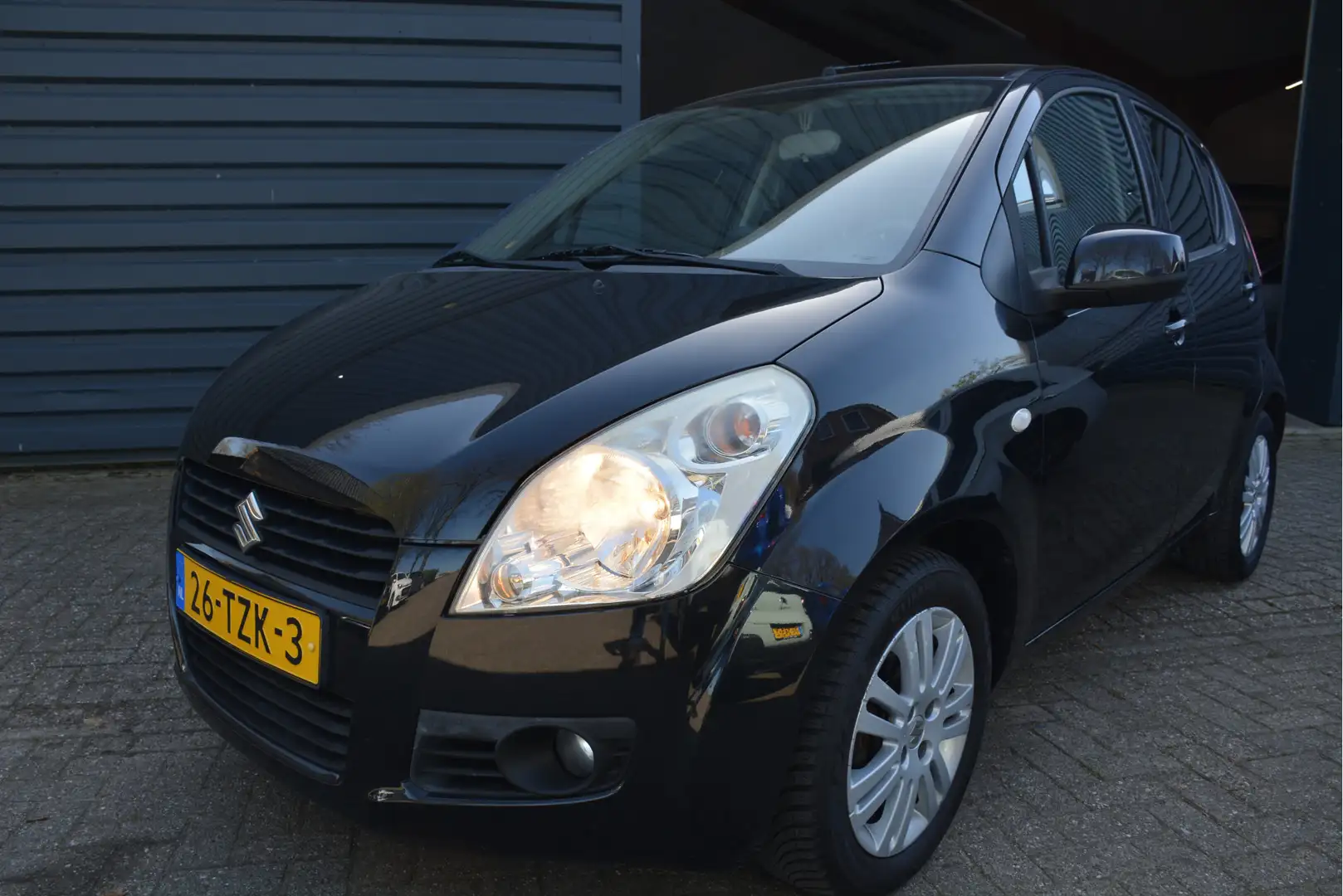Suzuki Splash 1.0 VVT Exclusive EASSS Airco Stoel verwarming Zwart - 1