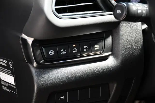 Mazda CX-30 view 8