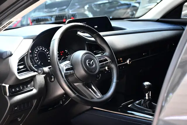 Mazda CX-30 view 9