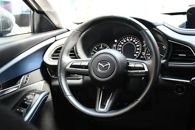 Mazda CX-30 view 12